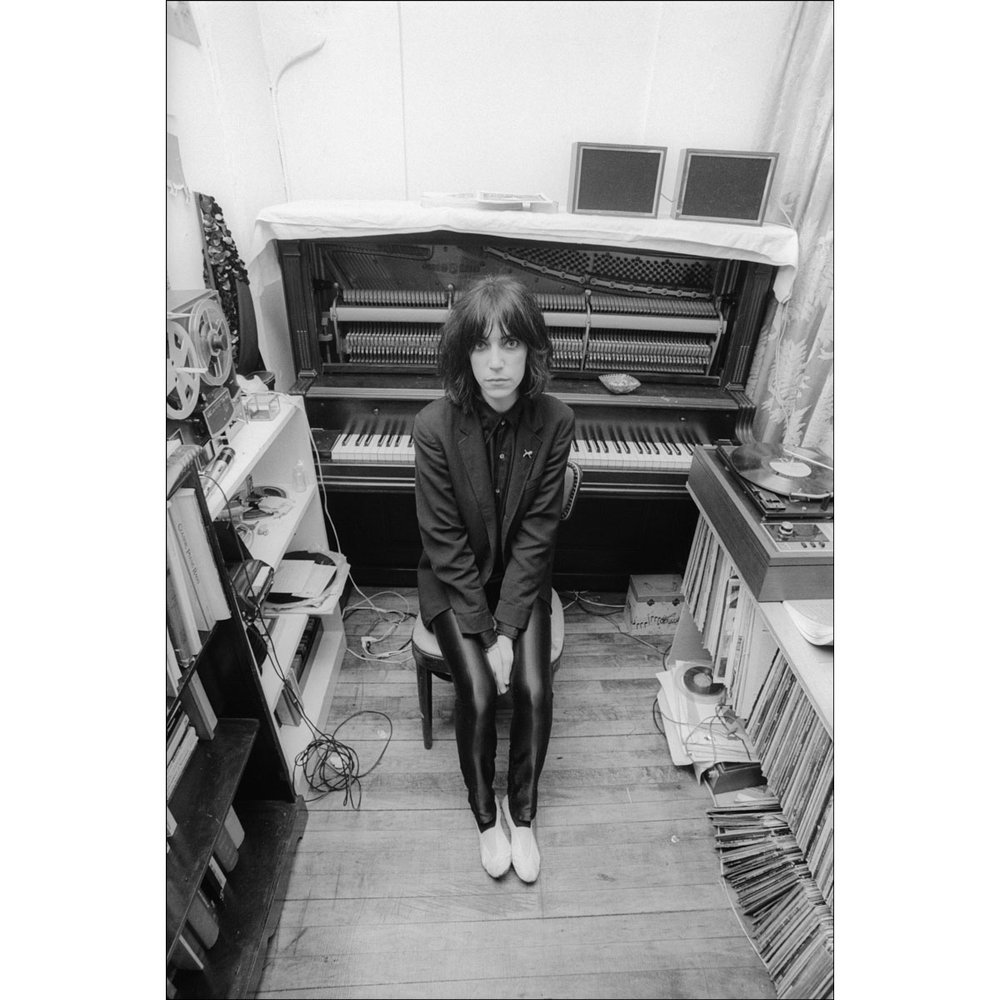 Patti Smith in her apartment studio 1974 by Allan Tannenbaum