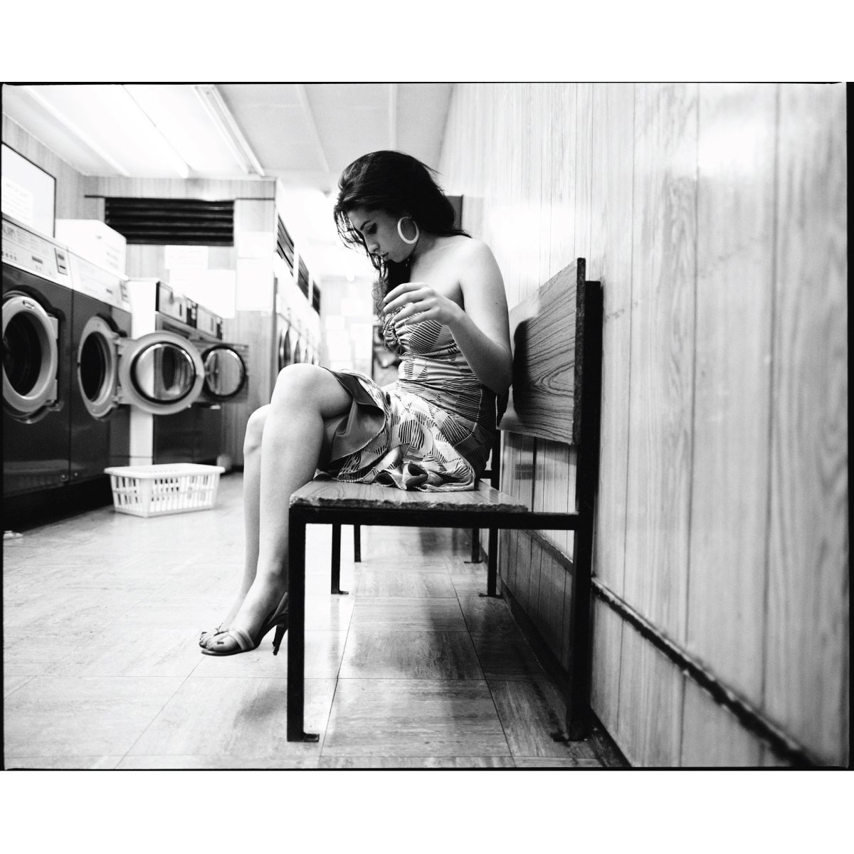 AmyWinehouse_5341-02bw_CROP_CONTRAST_16X20_#1-1200x1200px.jpg