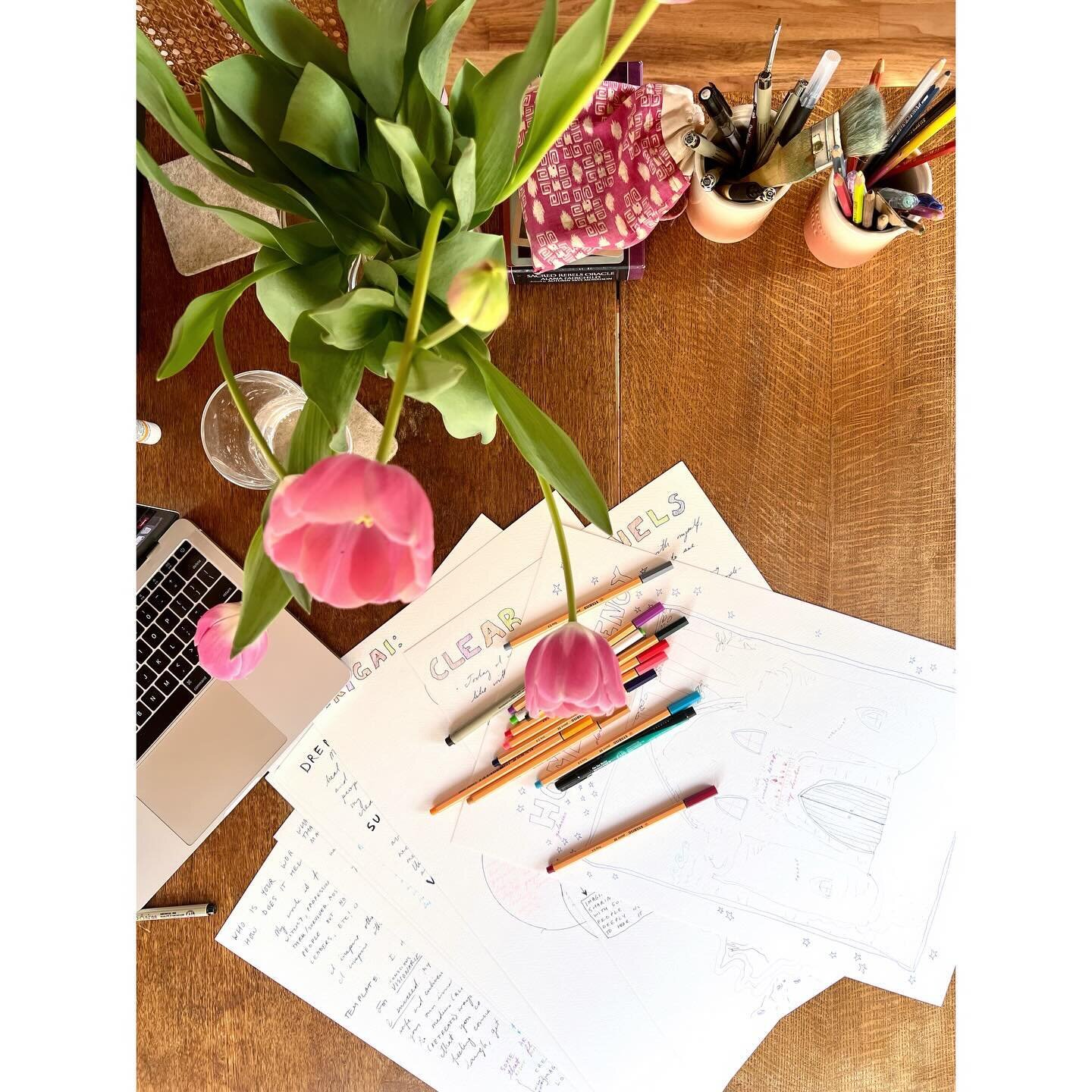 Feeling a lot of joy in my sunny kitchen doing @gottesss Clear Channels online workshop. It&rsquo;s wonderful to share the space with so many interesting, creative people. Lots of insights and inspiration! 💖🌀💎🌷

#embracingmultidimentionality #cle