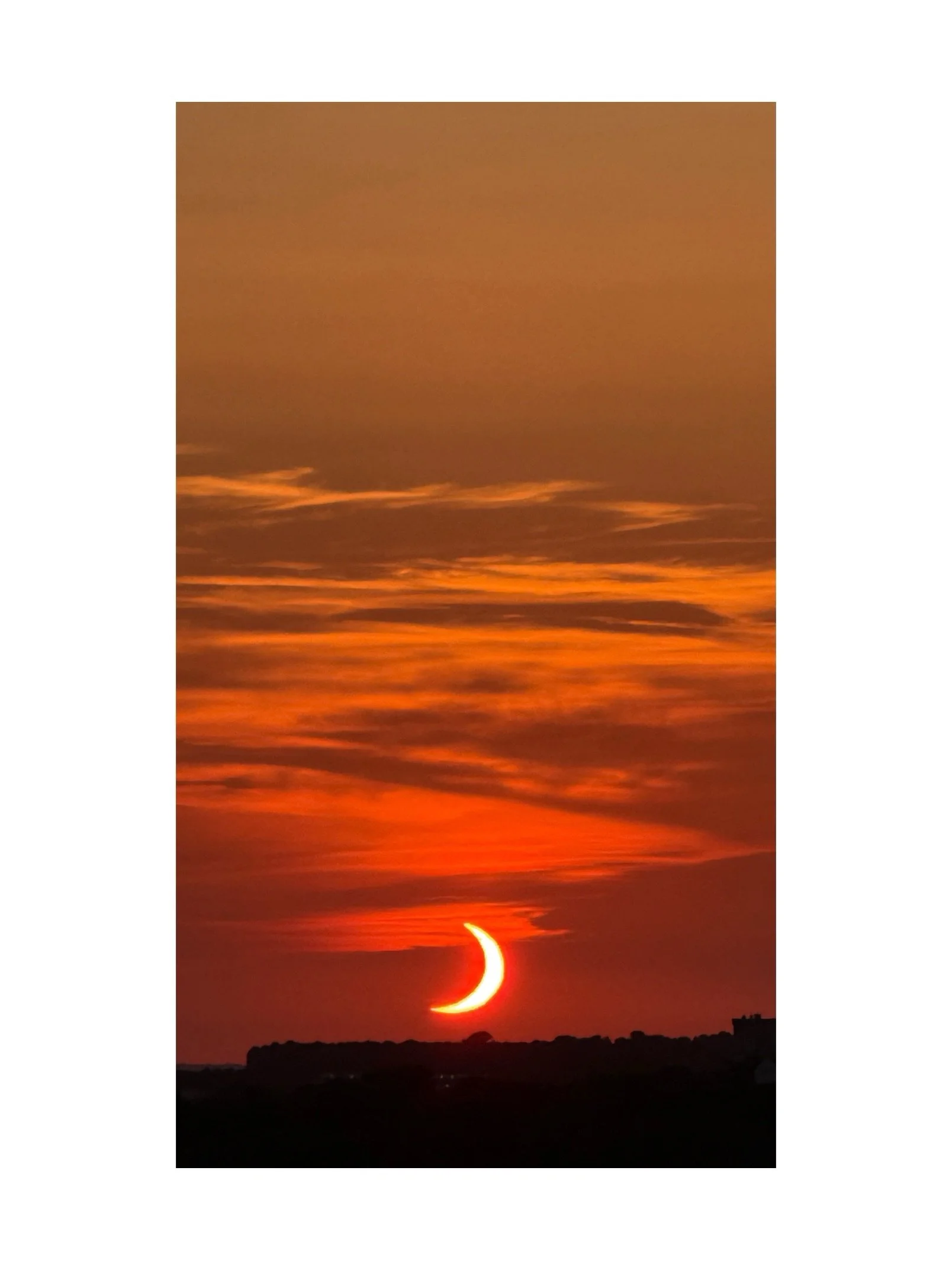 Once in a lifetime - totality in Menorca. One of the most remarkable parts for me was watching the sun set while it was still being eclipsed. We are tiny specks on a blue planet&hellip; let&rsquo;s take good care of her. 

🌍🌞🌑❤️