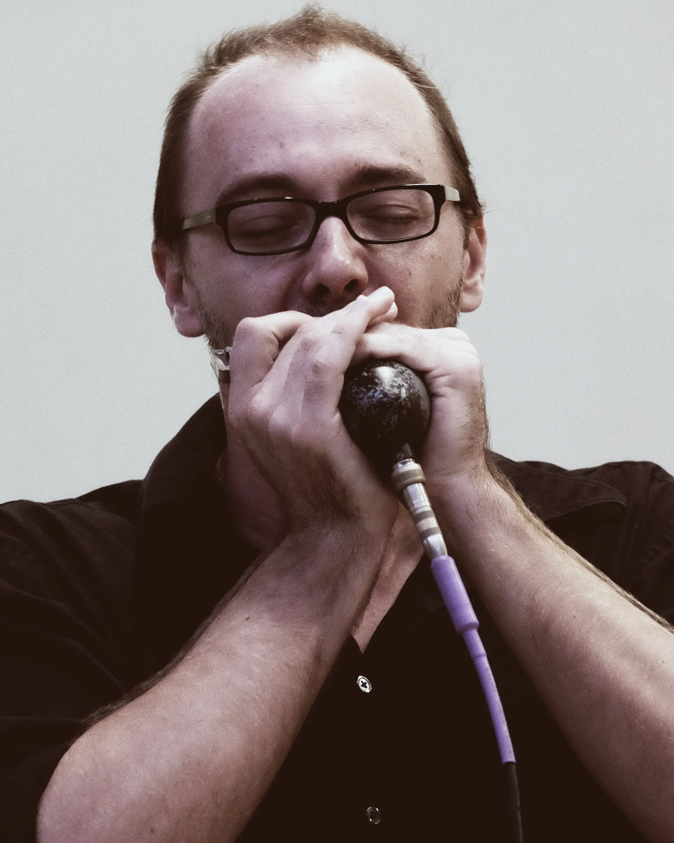 harmonica player 2.jpg