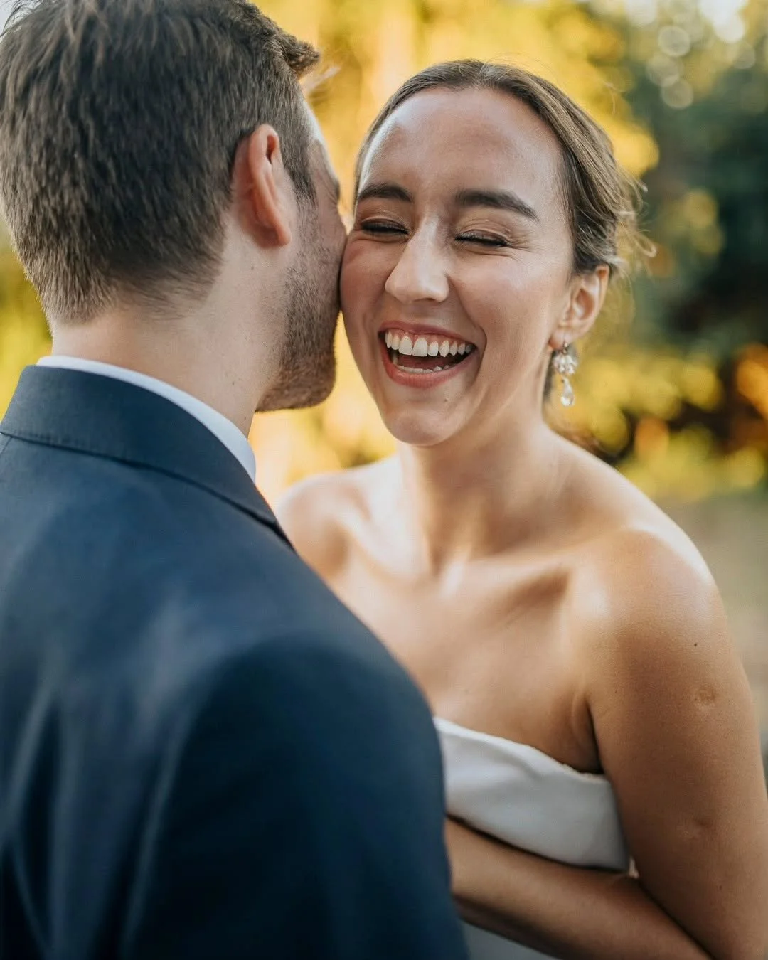 Las risas son reflejo de comodidad y confianza, de estar presentes y disfrutar.
Cuando eso sucede, todo a su alrededor se contagia &mdash;y yo tambi&eacute;n.
Ah&iacute; es cuando s&eacute; que estoy haciendo las fotos que realmente quiero.

@maida_f