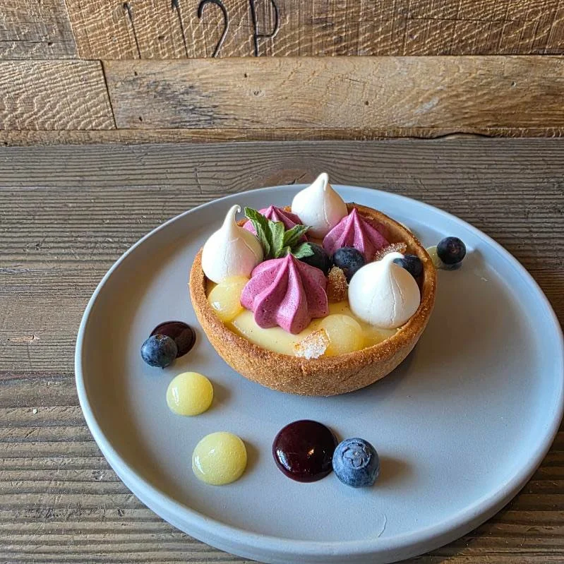 New dessert hitting the menu! 

Fresh Blueberry Tart
Vanilla Cremeux, Lemon Gel, Crisp Meringue, Pate Sucre &amp; Candied Orange Zest
Another @matthew_molacek creation 👏🏻