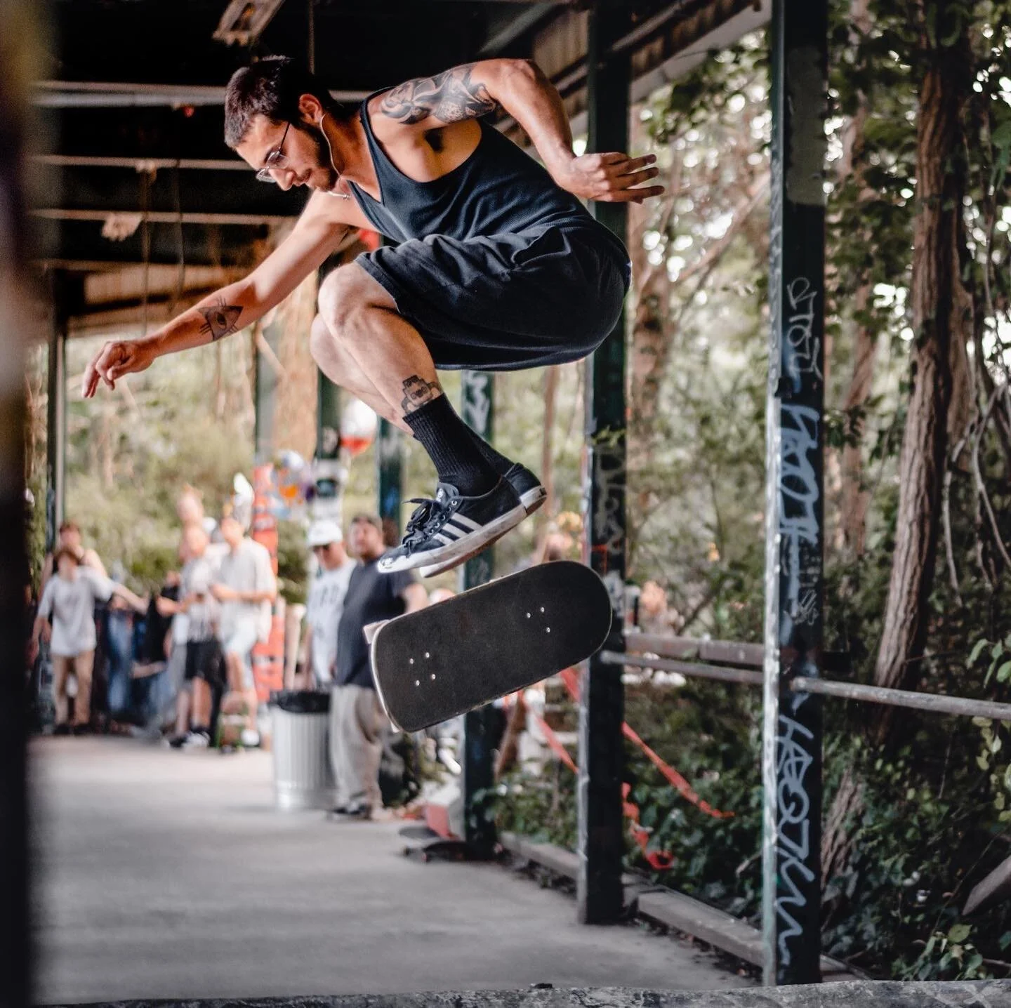 Here are some of my favorite shots from Sundays best trick contest #GoSkateboardingDay. Such a good event put on by @eastwood_block and sponsored by: @shredshades @wayward_soulsb @garden.skate @maroonedclothingco @hungrybearhardwareco.
Everyone absol