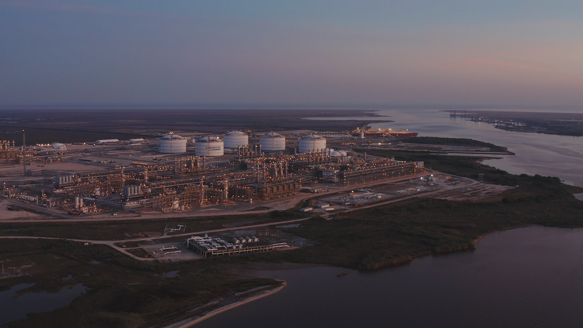 Houston Drone Videography Photography Oil and Gas LNG Video ProductionBechtel Cheniere_1.00_27_36_00.Still054.jpg