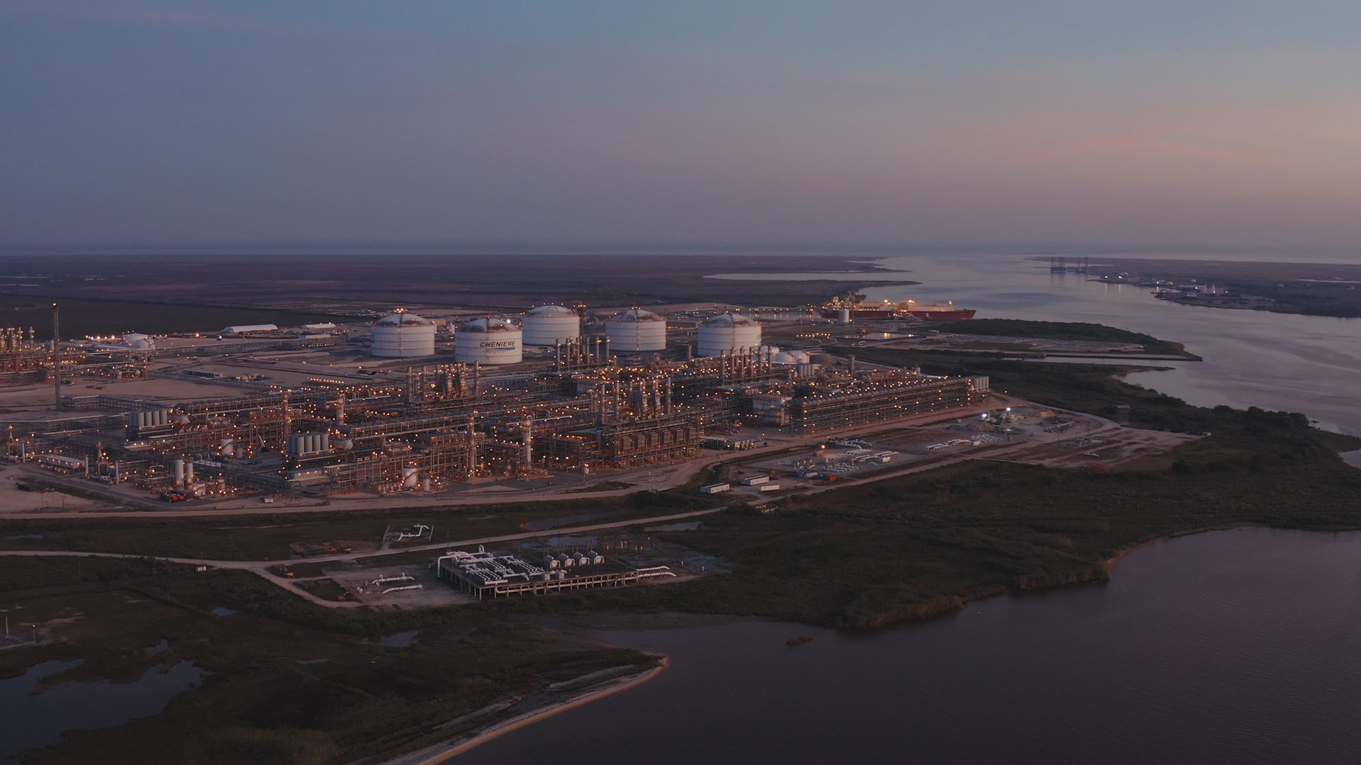 Houston Drone Videography Photography Oil and Gas LNG Video ProductionBechtel Cheniere_1.00_27_36_00.Still054.jpg