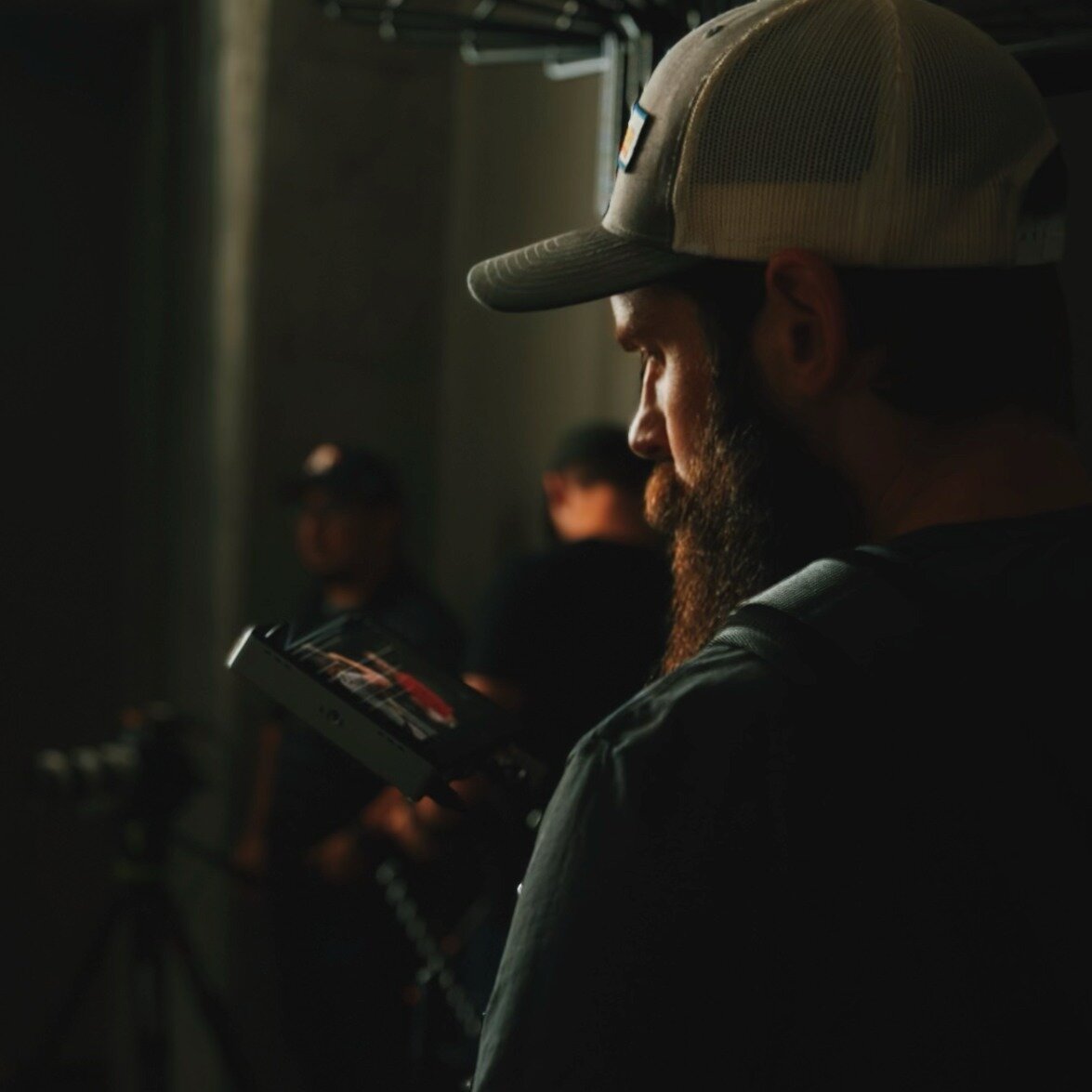 Why should you specifically hire a marketing team that uses a cinematographer and not just a videographer? For starters, cinematography is the art of storytelling through visually immersive and artistic camera work. It involves using high-end equipme