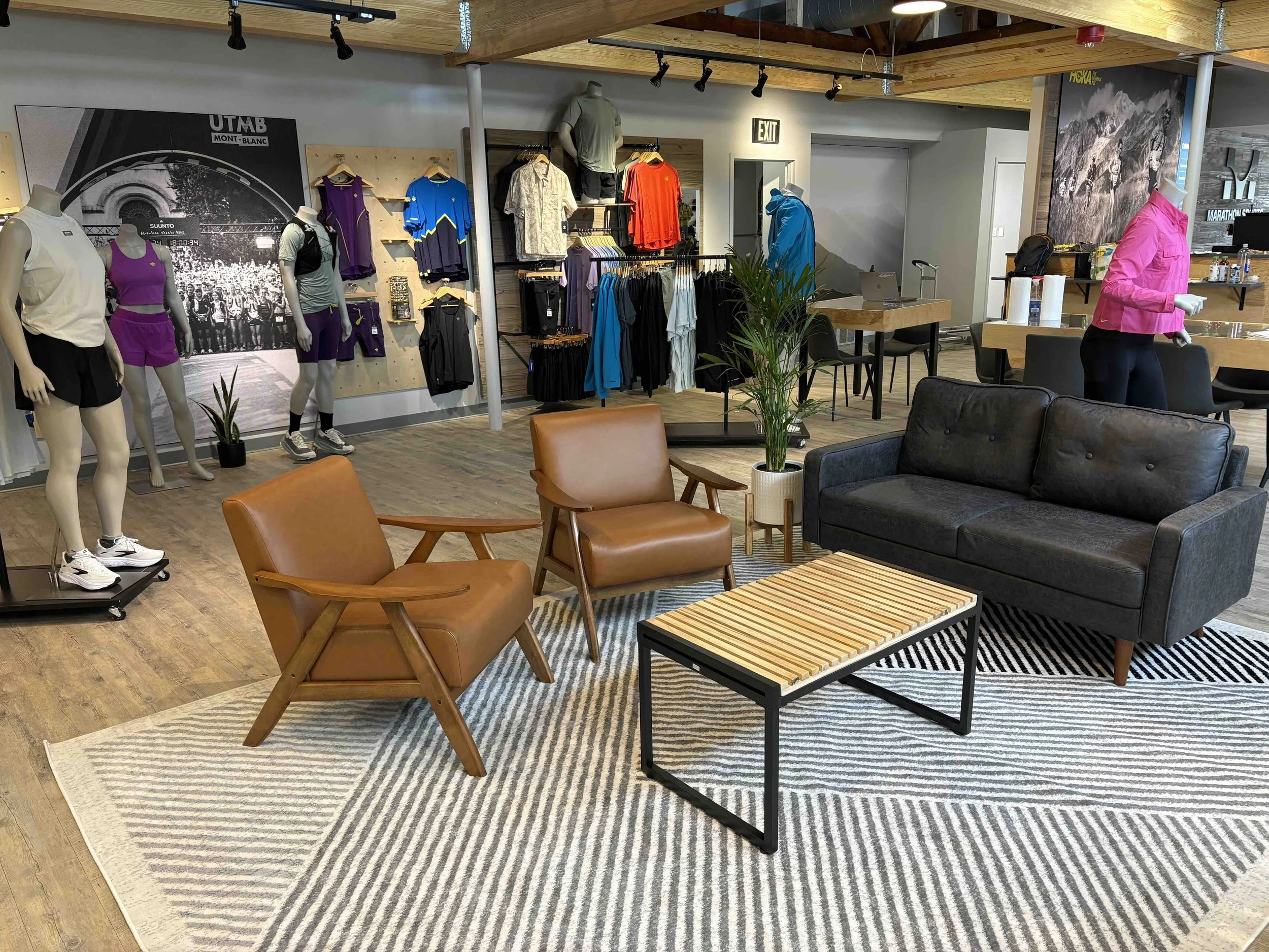 Lounge 3.jpg