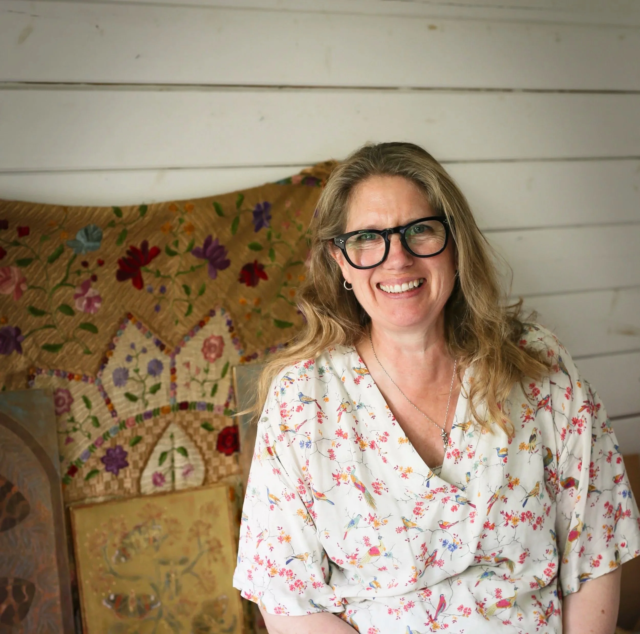 Camilla Meddings - artist and gilder