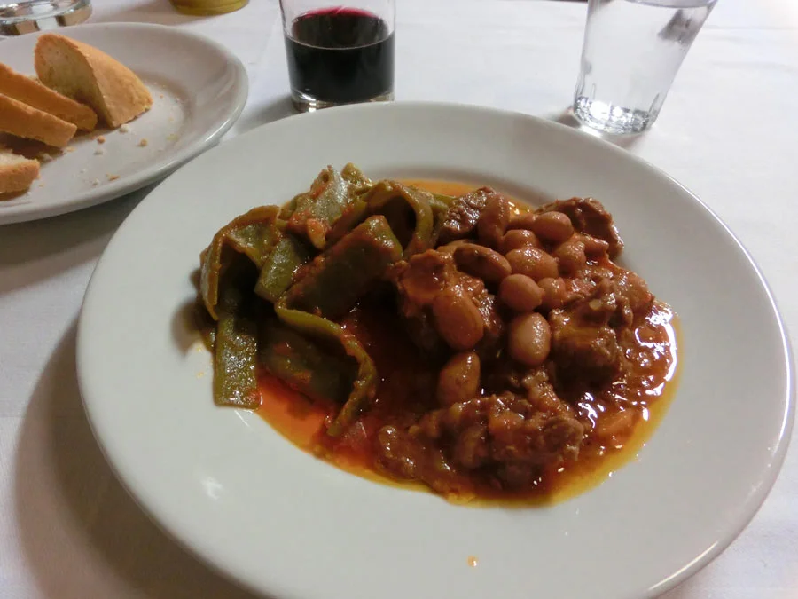 Stewed beef and beans (Spezzatini di manzo con fagioli e fagiolini marconi)