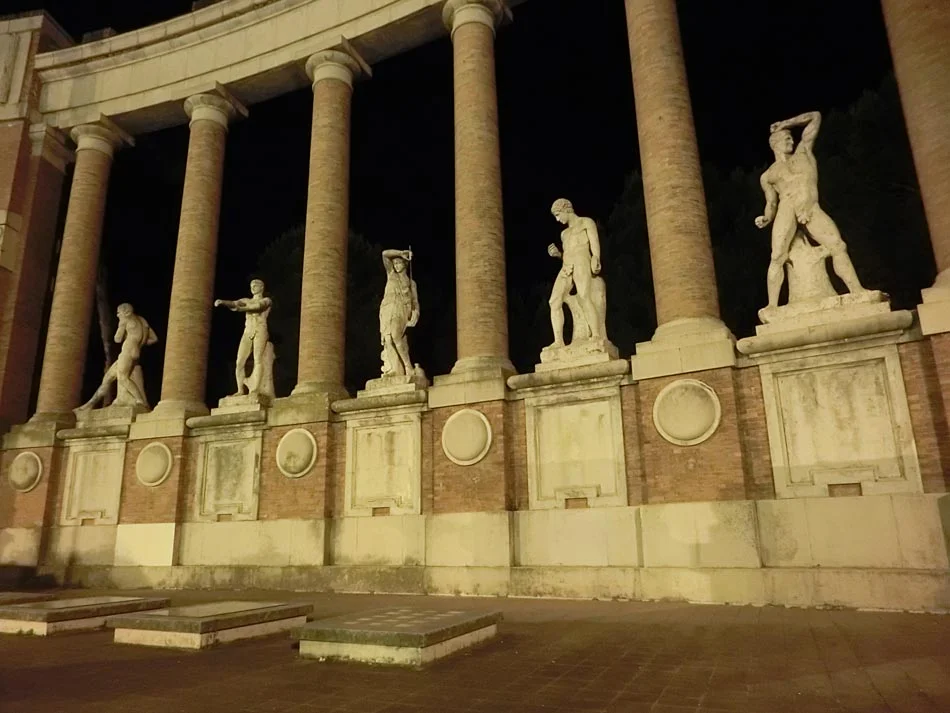 American students visiting Macerata refer to this as the "Jackson Five" monument. 