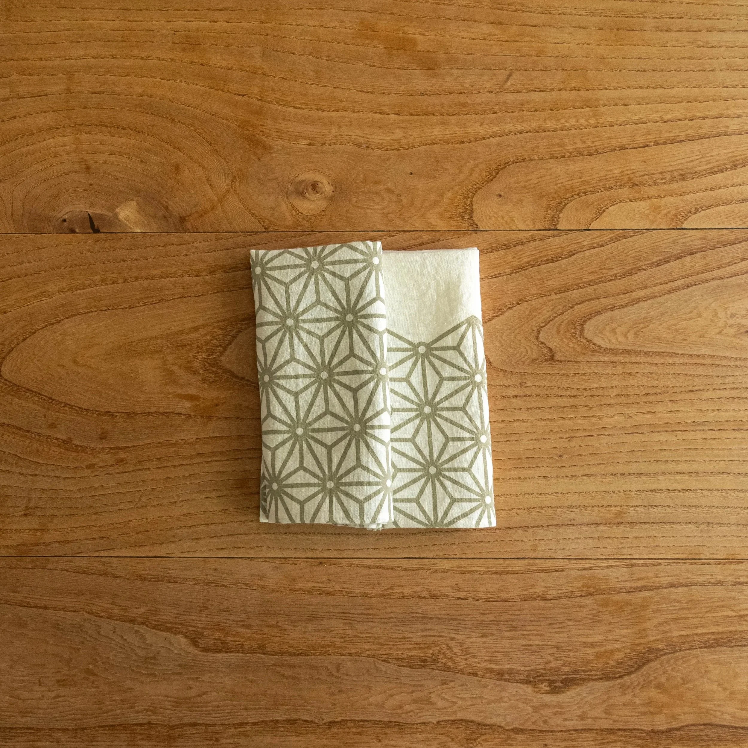 Table+Napkins+%2813+of+86%29.jpg