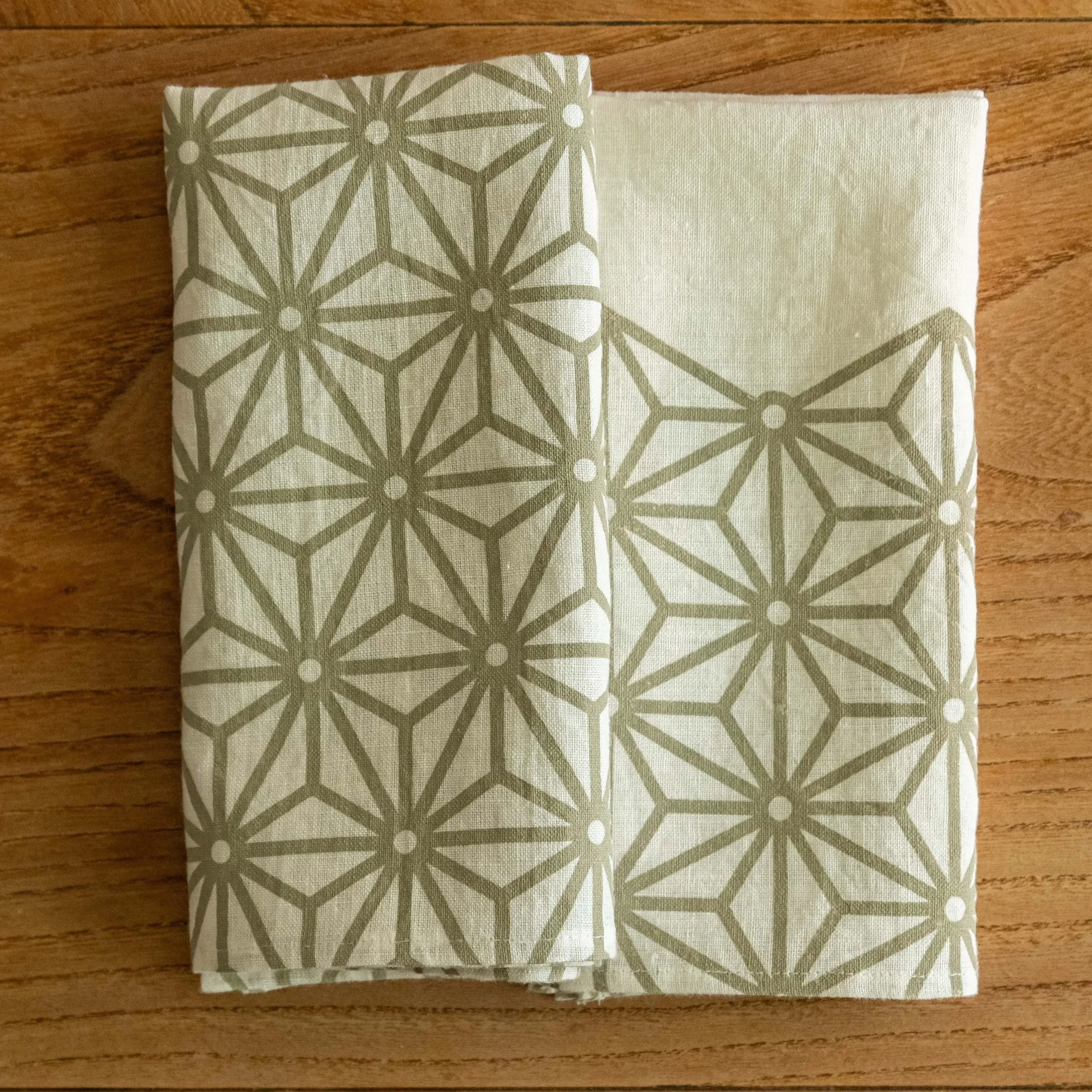 Table+Napkins+%2814+of+86%29.jpg