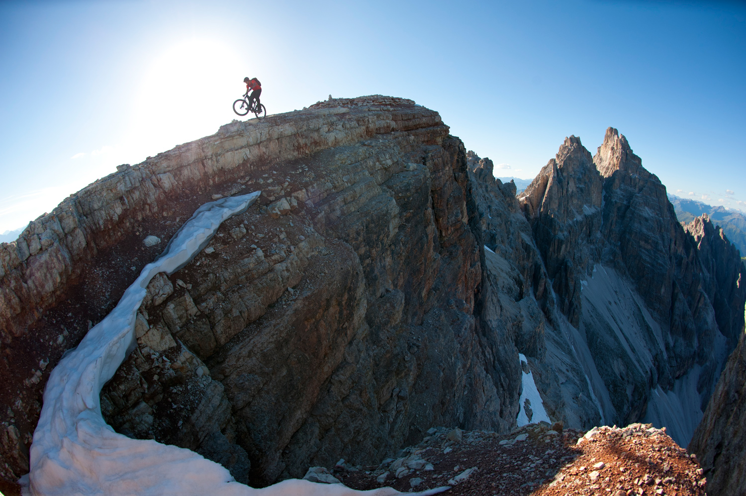 Abfahrt von der Schusterplatte 2.957m in den Dolomiten © Manfred Stromberg