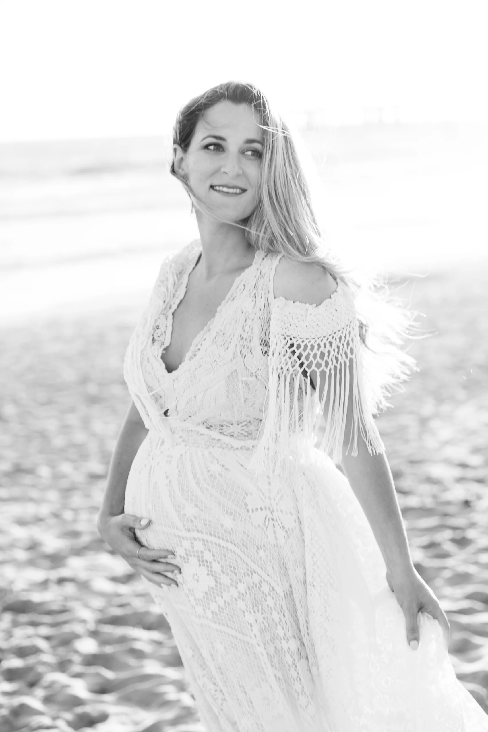 Los_Angeles_Family_Photographer_Maternity_Photos_Baby_Pregnancy_Venice_Beach_Golden_Hour-0902.jpg