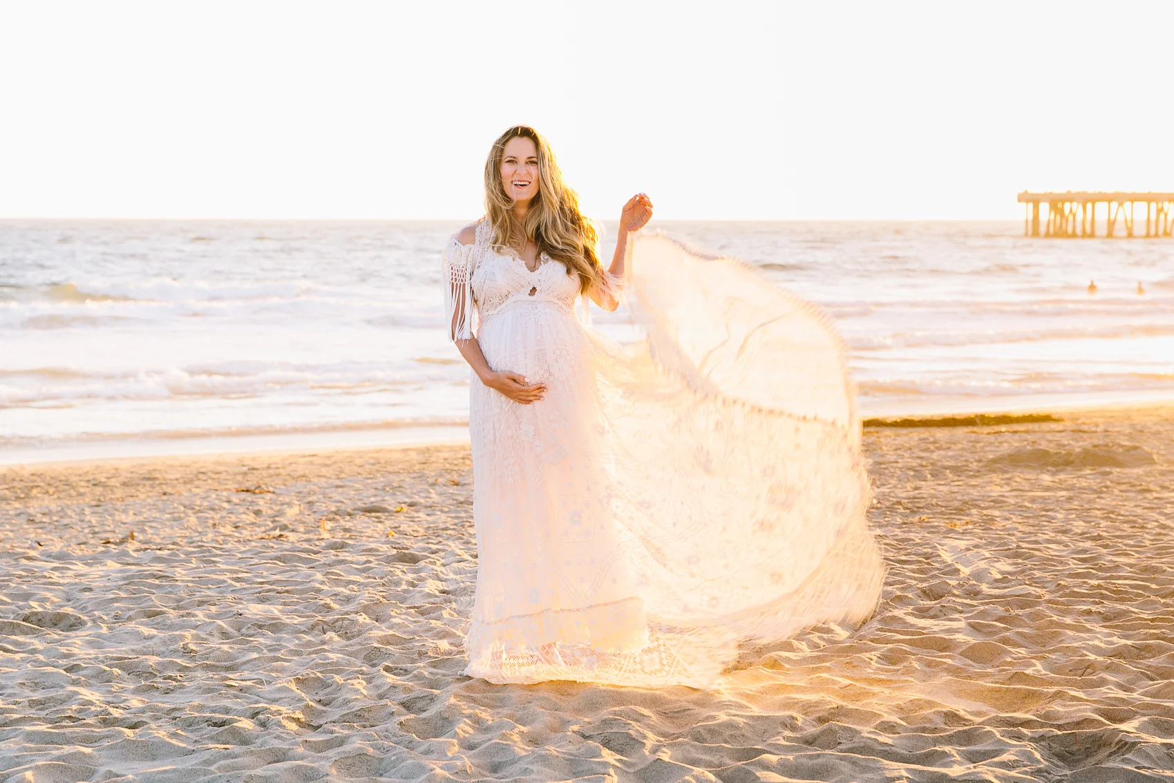 Los_Angeles_Family_Photographer_Maternity_Photos_Baby_Pregnancy_Venice_Beach_Golden_Hour-0969.jpg