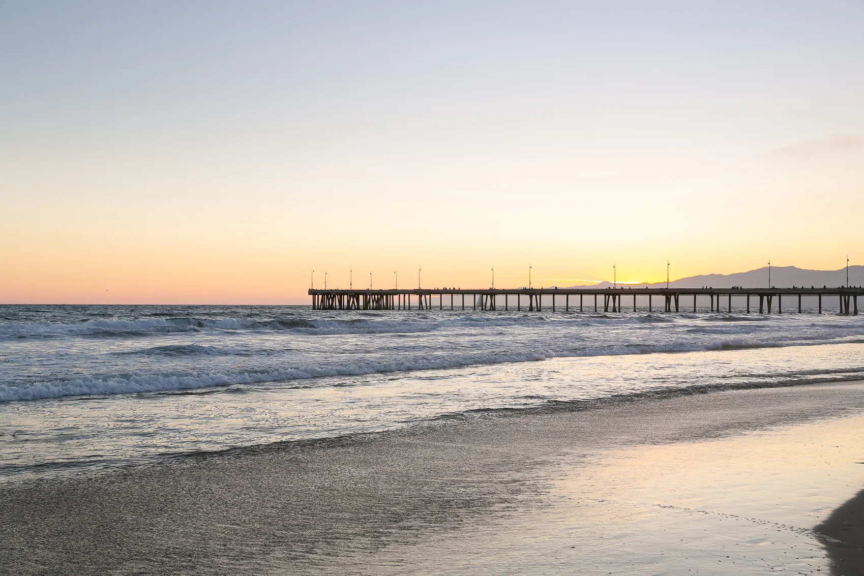Los_Angeles_Family_Photographer_Maternity_Photos_Baby_Pregnancy_Venice_Beach_Golden_Hour-1263.jpg