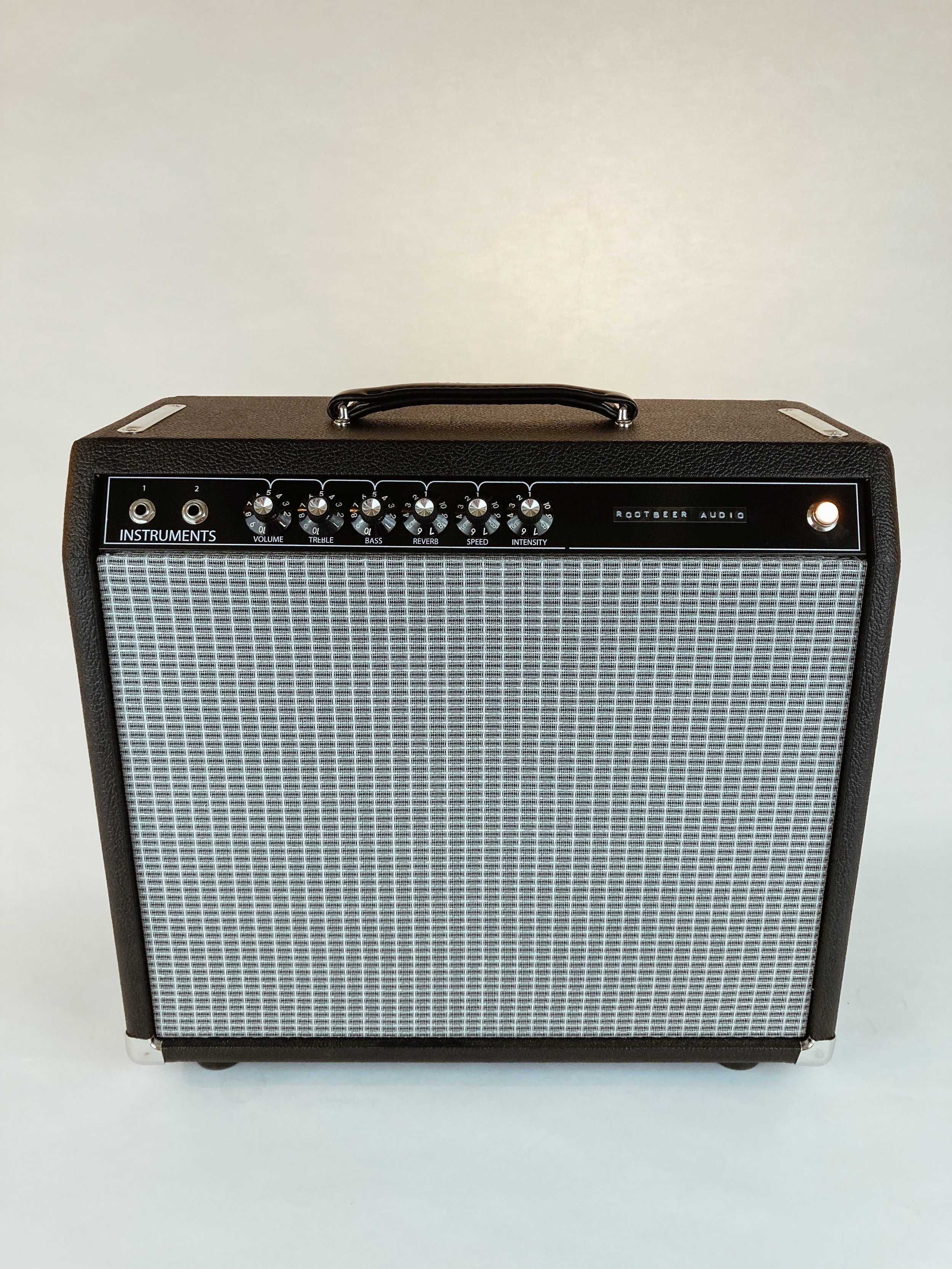 A custom "princeton-reverb" style kit build