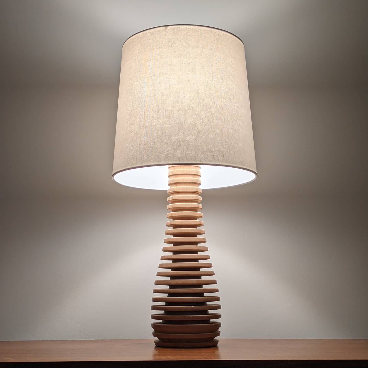 I've wanted to make a lamp for a while, finally got around to it last year and just now getting around to posting. Bleached Poplar.
.
.
.
.
.
.
#woodworking #furniture #mcm #midcenturymodern&nbsp;#design #modern #modernfurniture&nbsp;#madeinkentucky 