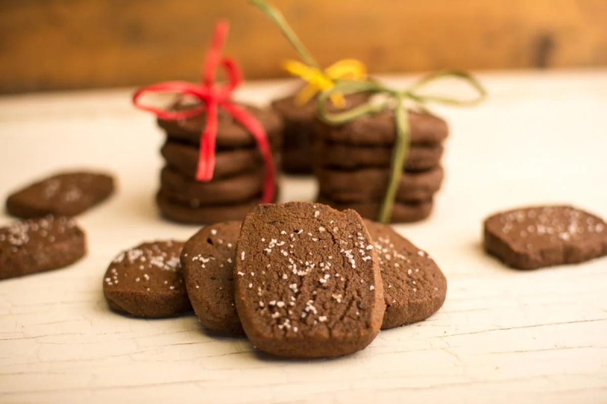 baker-s-brew-cocktail-crackers-thumbnail-fw1200.jpg
