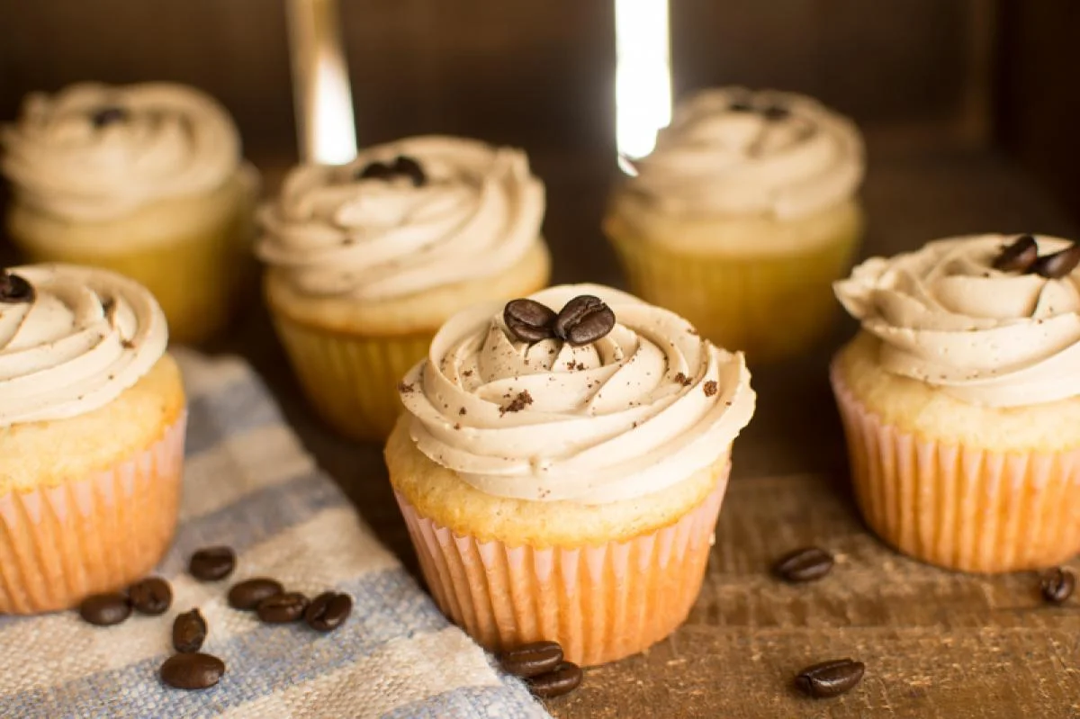 espresso-meringue-buttercream-thumbnail-fw1200.jpg