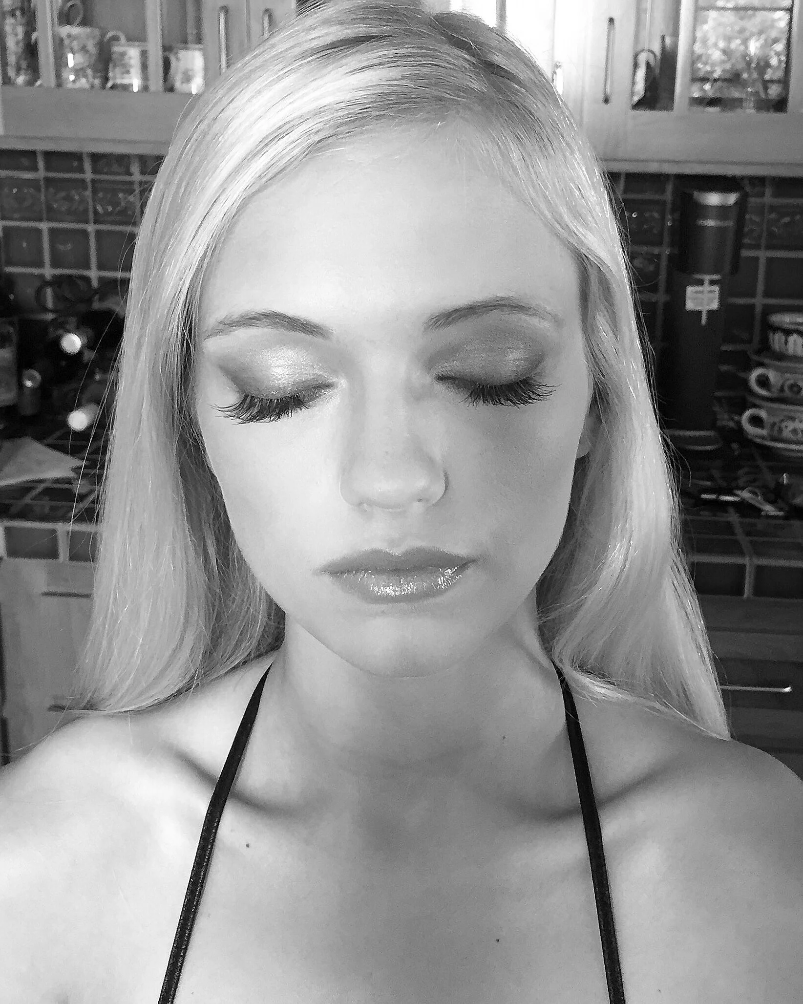 Longer individual lashes create drama just where you want it.