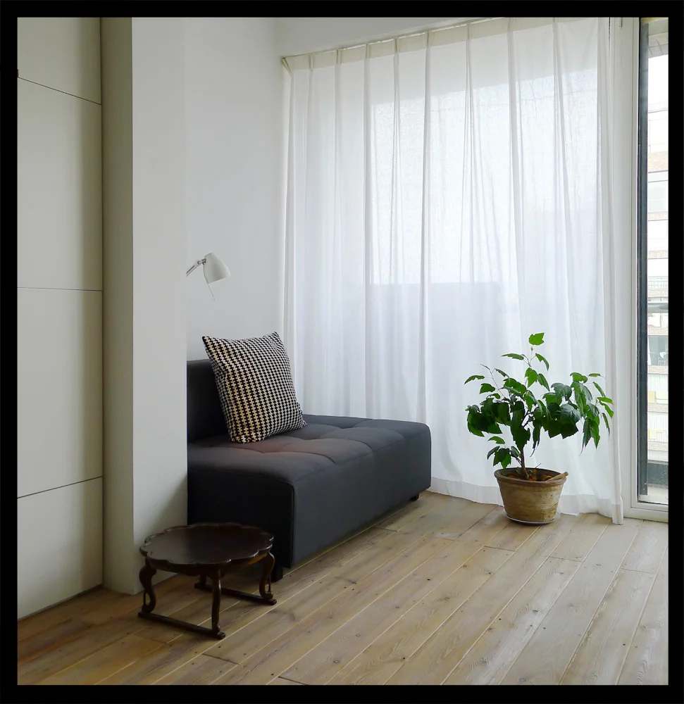 Corner5_small.jpg