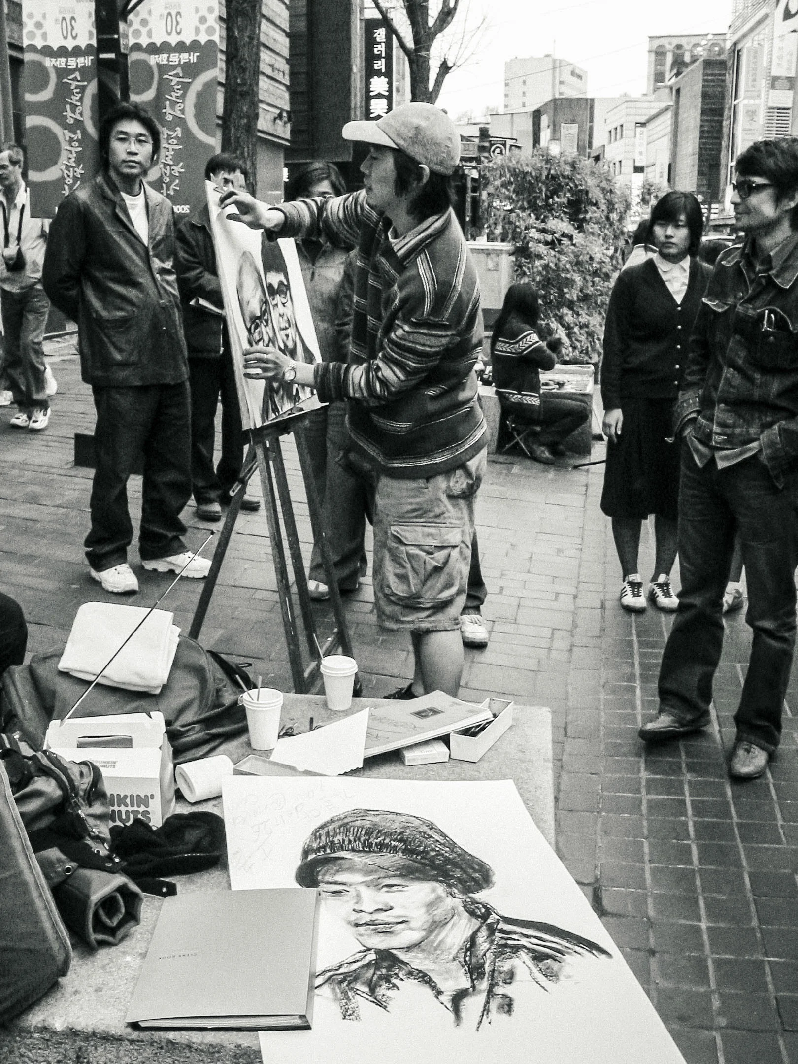 Street artist in Insadong, Seoul, South Korea, 2006