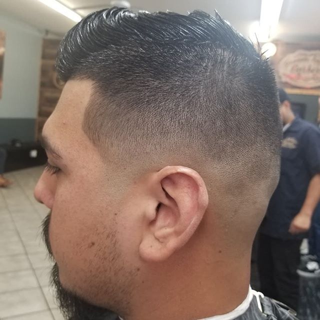 It's Fry Yay!!! Getting ready  for the  weekend,  Skin fade on point stop by @guerourbarber #independenceday #julychallenge #freedom #barbershop #barbers #babylisspro #anaheim #angels #Duckstadium #Disneyland #beard #lineup #sharp #details #HondaCent