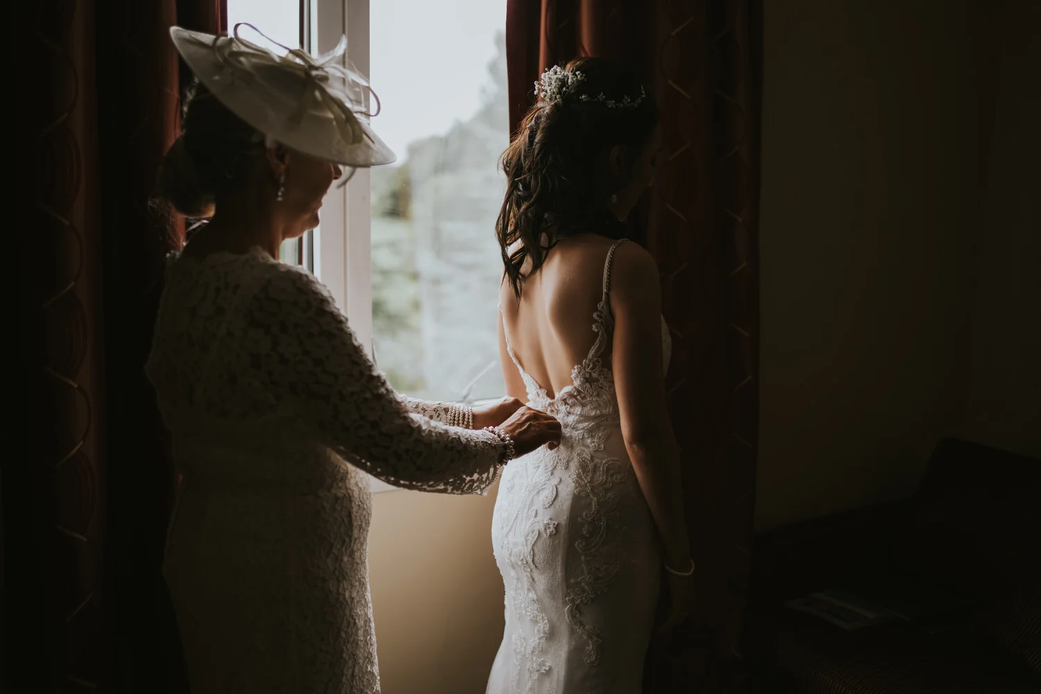 wedding photos at the Hilton Belfast