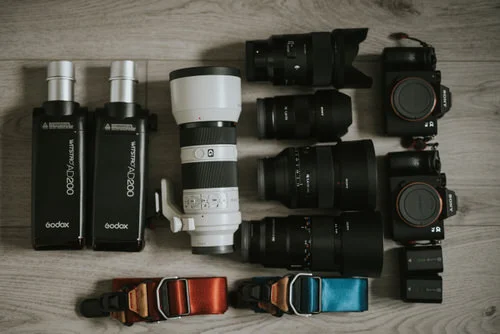 From booking a wedding photographer to receiving your wedding album. Everything explained.