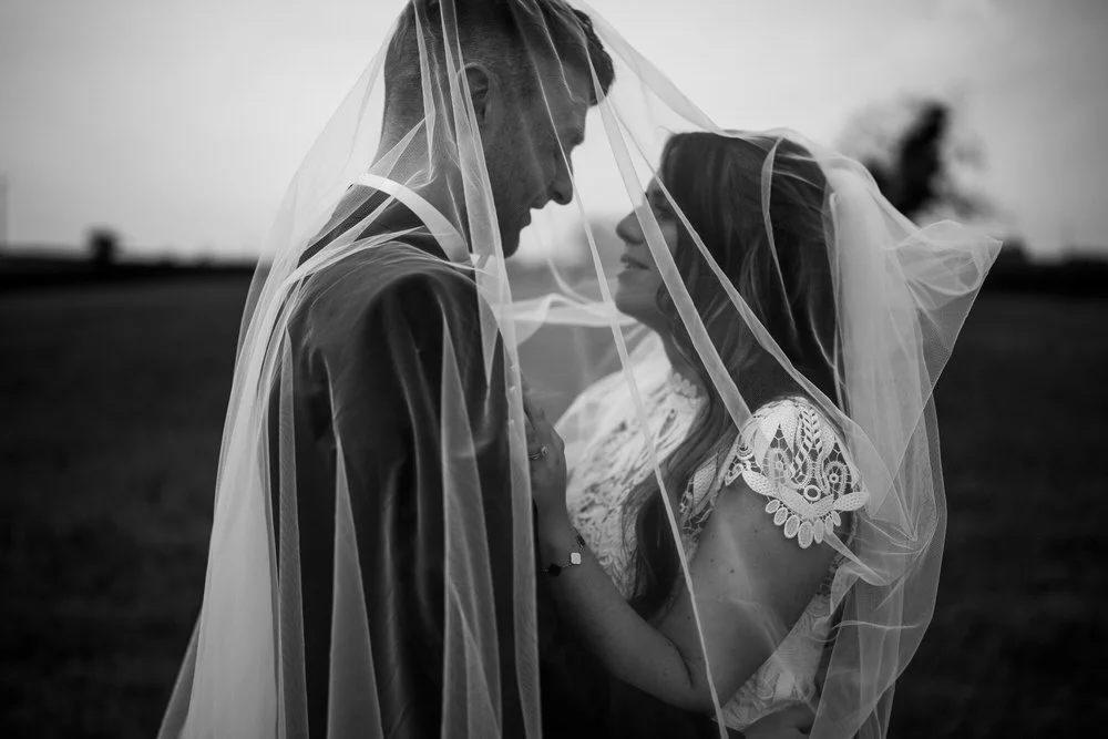Leah and William spring wedding at La Mon Hotel