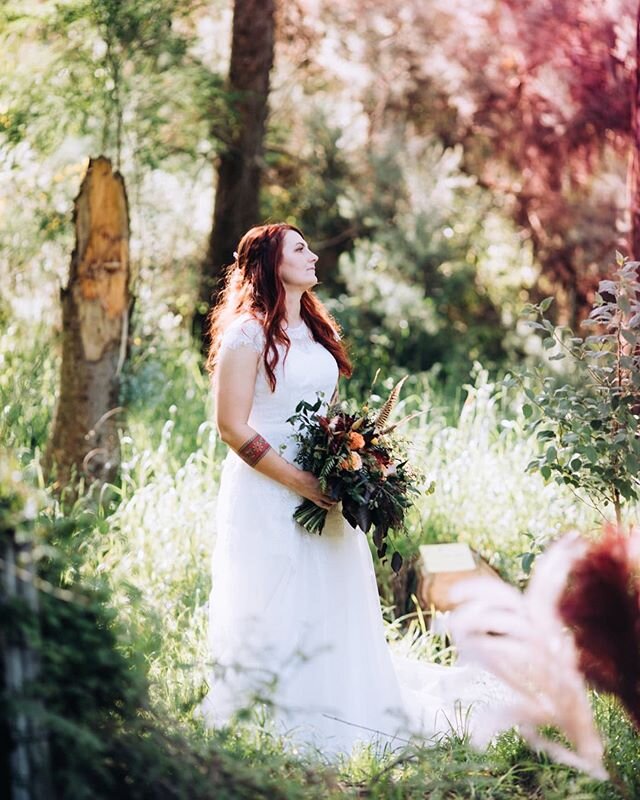 Dani &amp; Brent!
#bride #nzwedding #nzphotography #weddingphotographyinspiration #colourfulbride #nostalgic #wanakaweddingphotographer