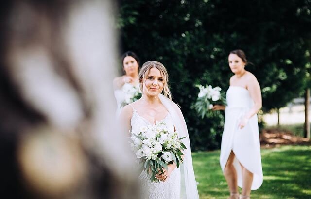 I love how bridesmaids look after their best friend on her wedding day!

Caitlin &amp; Josh!
🥰

Flowers: Kate Stone Wedding Flowers &amp; Design
Make up: Ashlee Whipps Makeup Artist
Hair: Kirsty and Jess at Calypso Beauty Studio
Dress: Brides by Don