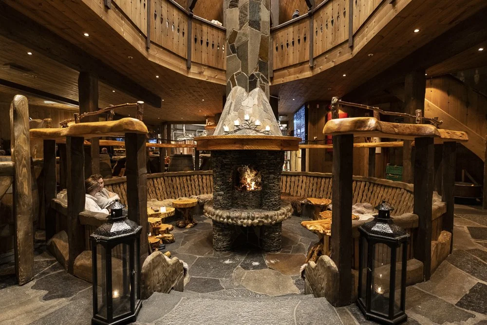 Aegir BrewPub fire place 04 Thor Brodreskift.jpg