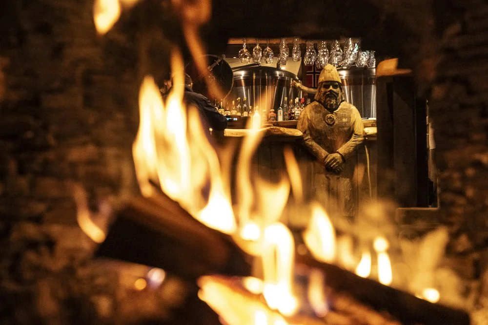 Aegir BrewPub fire place 02 Thor Brodreskift.jpg