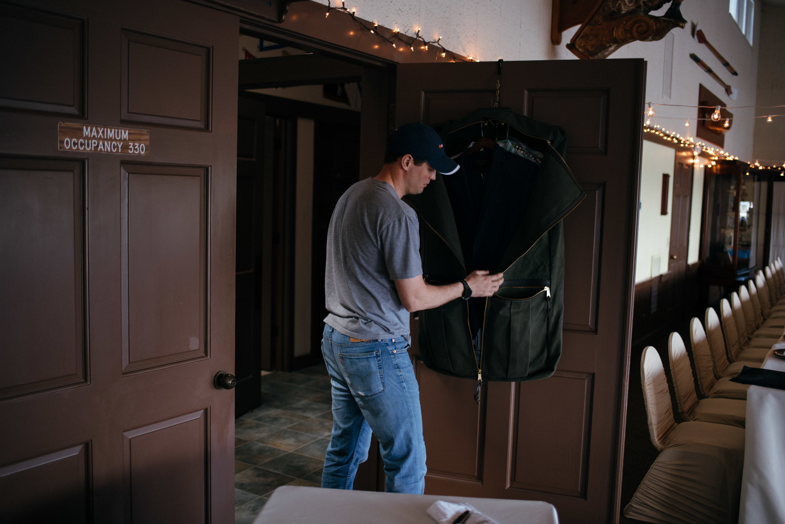 1091 A Getting Ready.jpg