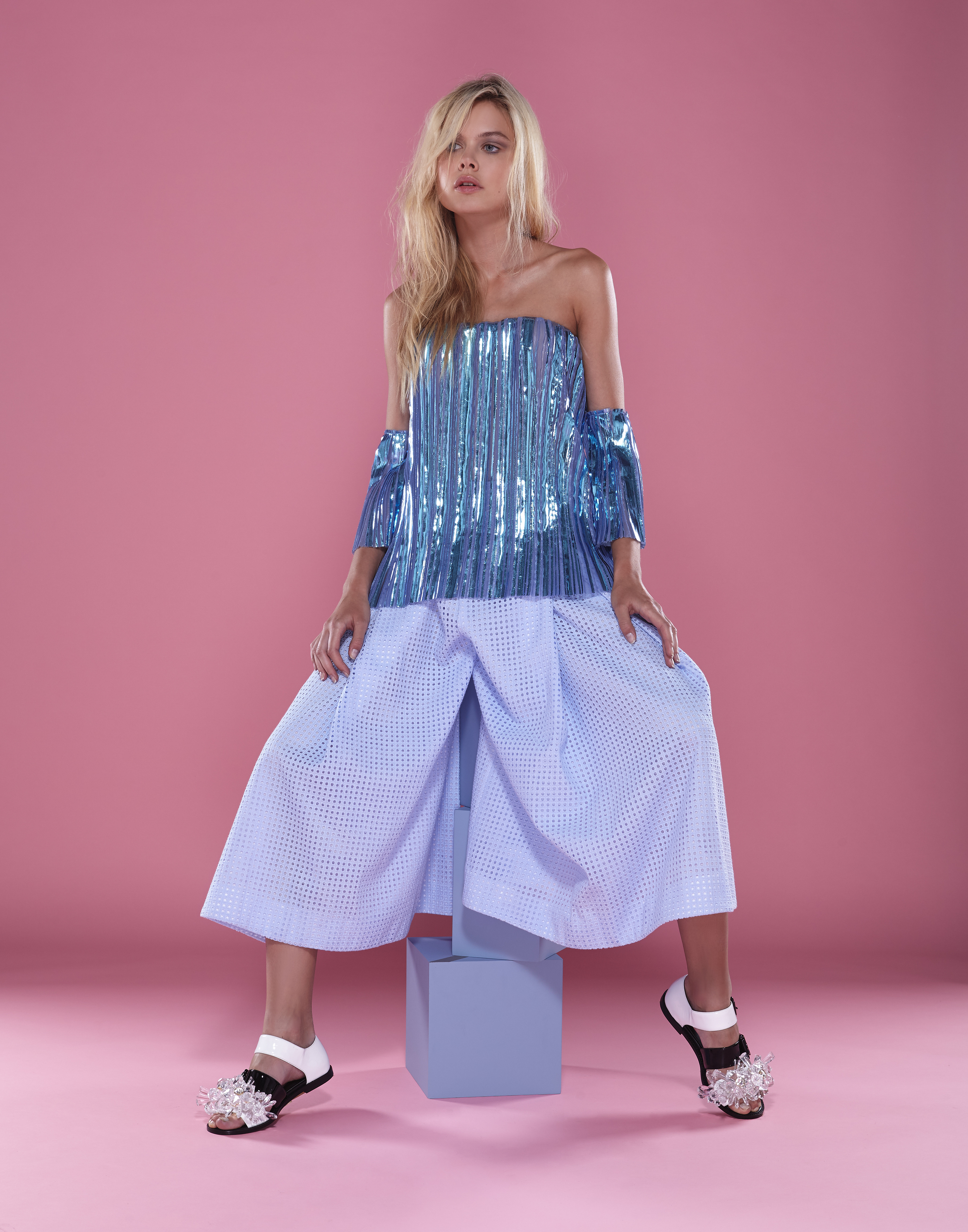 METALLIC PLEATED OFF SHOULDER TOP HAND MADE WITH 100% COTTON WIDE PLEATED PANTS MADE IN ITALY.