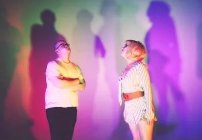 How many musicians does it take to change a strobe light? 1:16 :51 Writer/Editor: SK Morton CoHost : Peter Feliciano Guests: Lizzie Karr and Babette