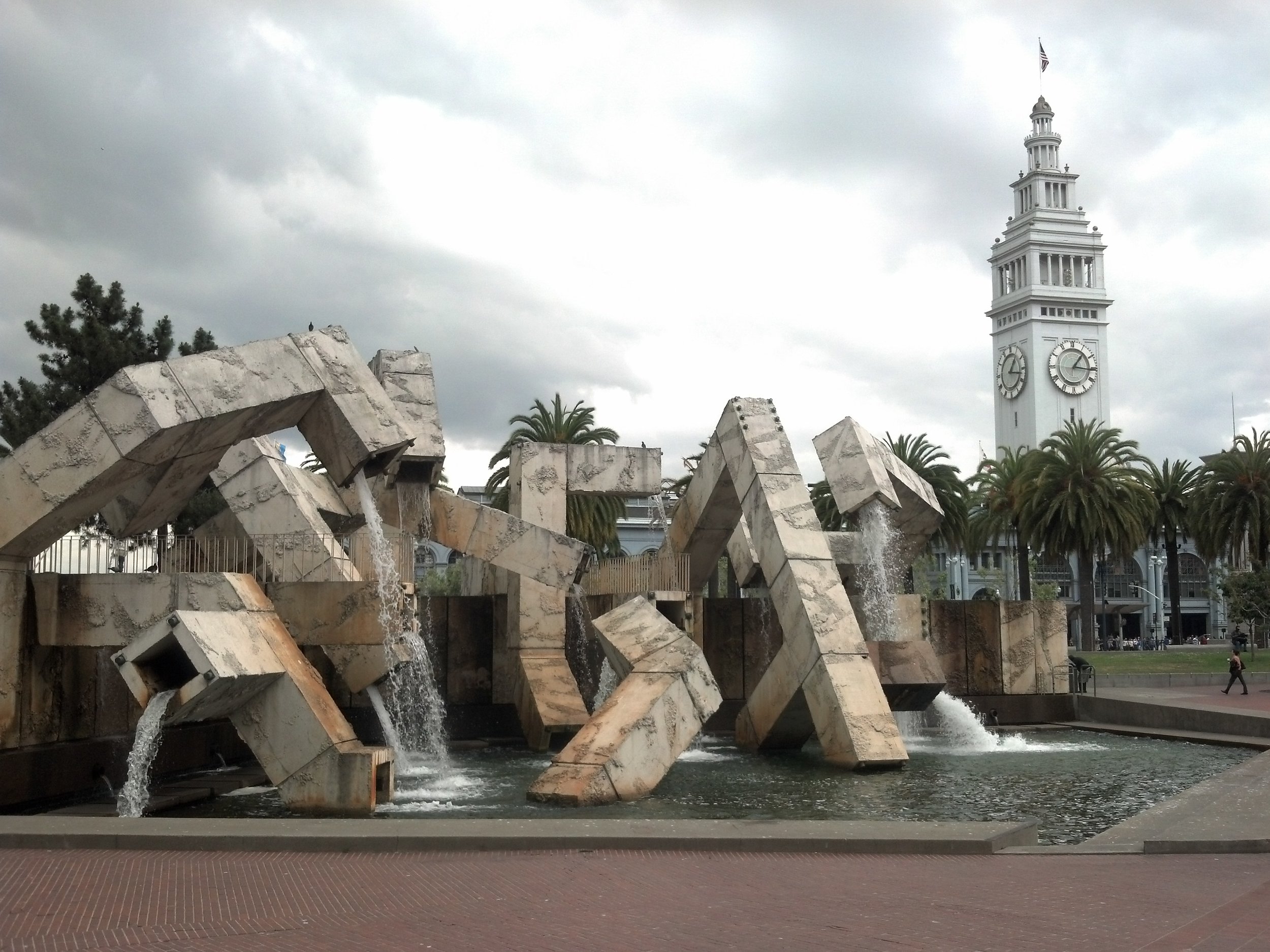 Vaillancourt_Fountain_and_Ferry_Building.jpg