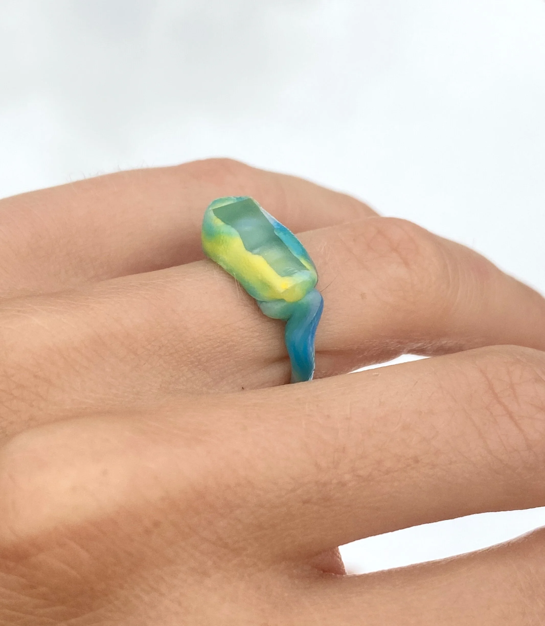 4BDCDC75-2CC0-4FBC-85D5-9C8FF7E3C8E7