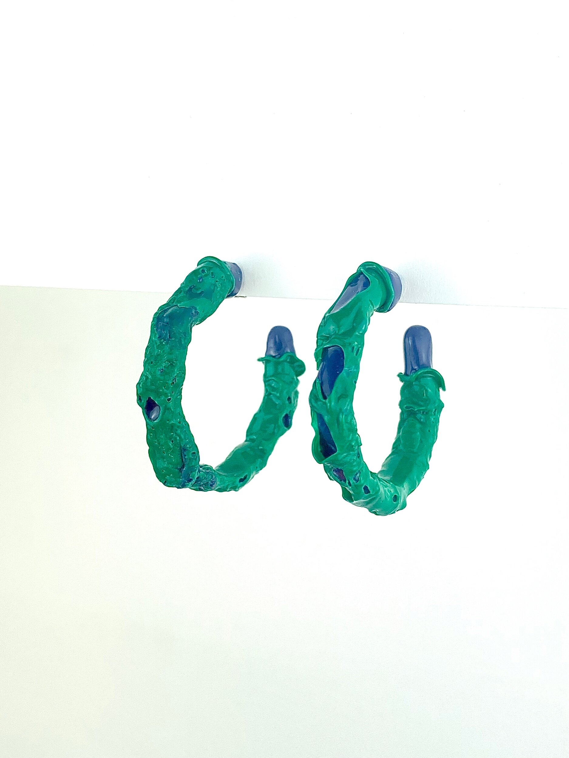 7E42540E-ADAB-40CD-9D02-96D8B6160CEF