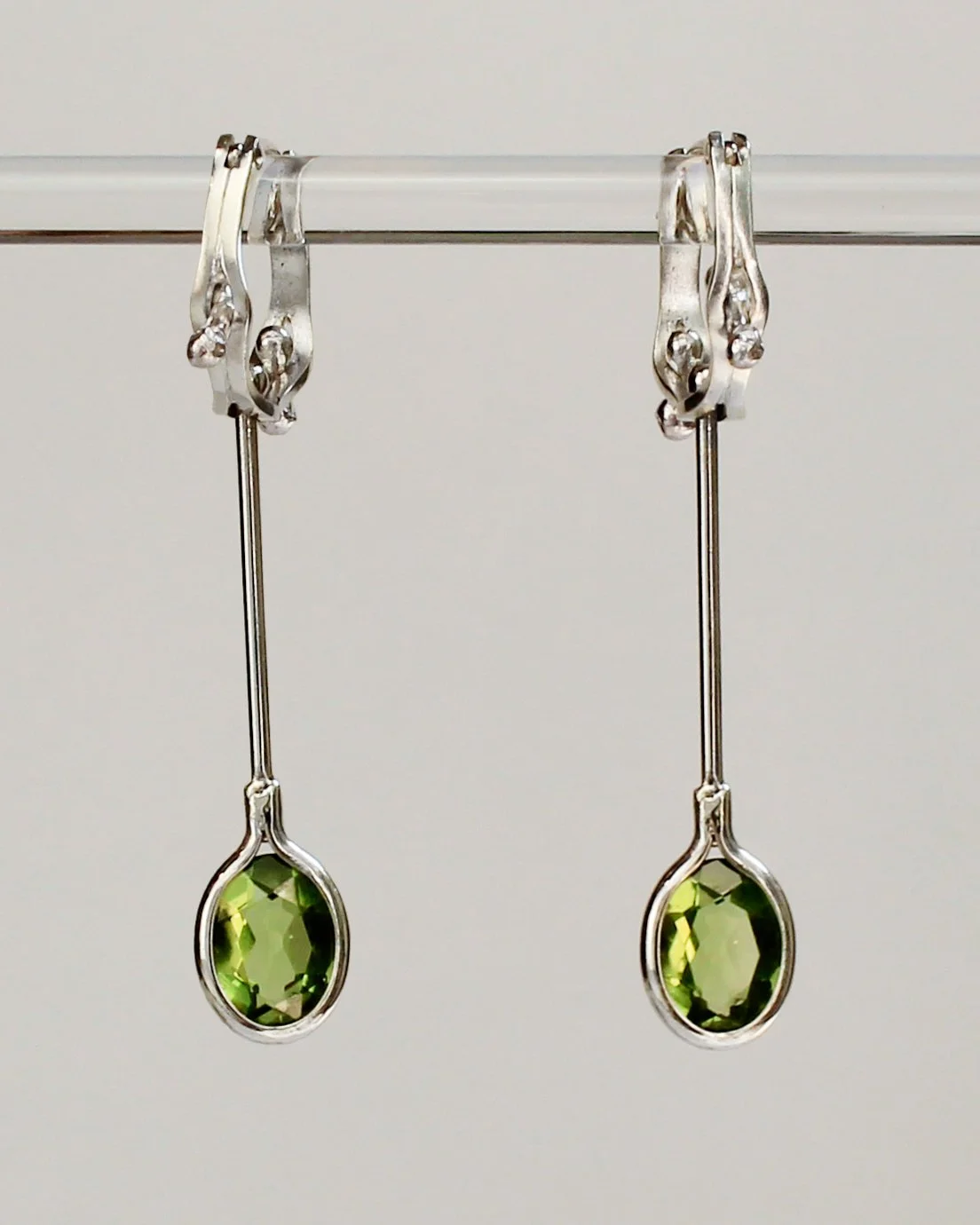 Peridot Wavy Hoops (Oval)