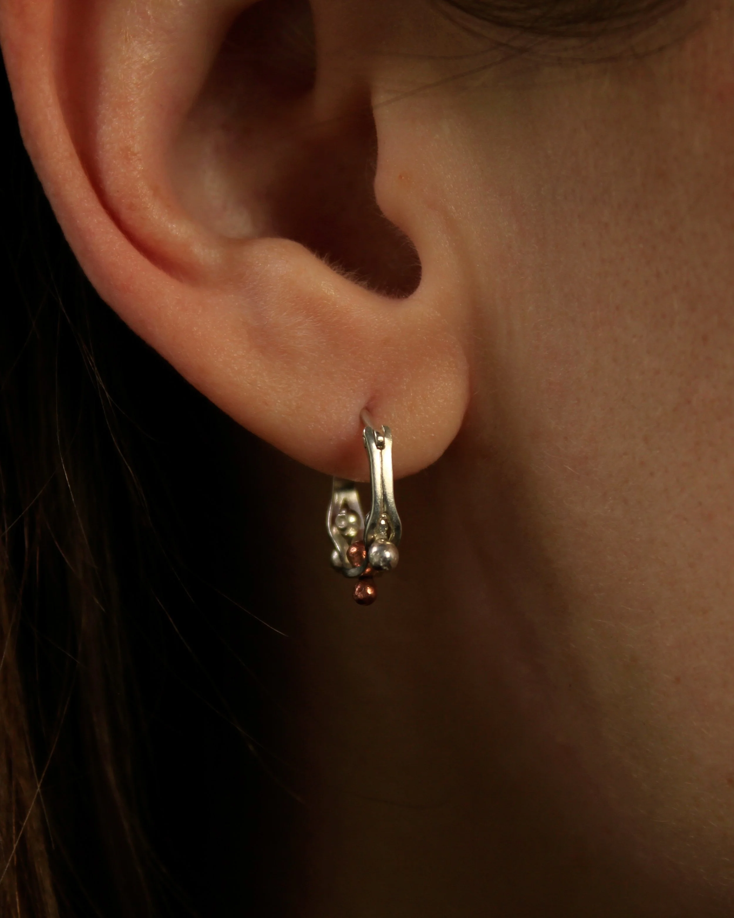 hook earrings - straw & glass - on body-7002-2.jpg