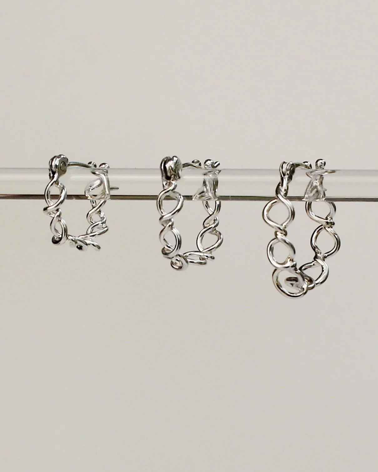 y-split and wavy hoops gems glass links-378-2.jpg