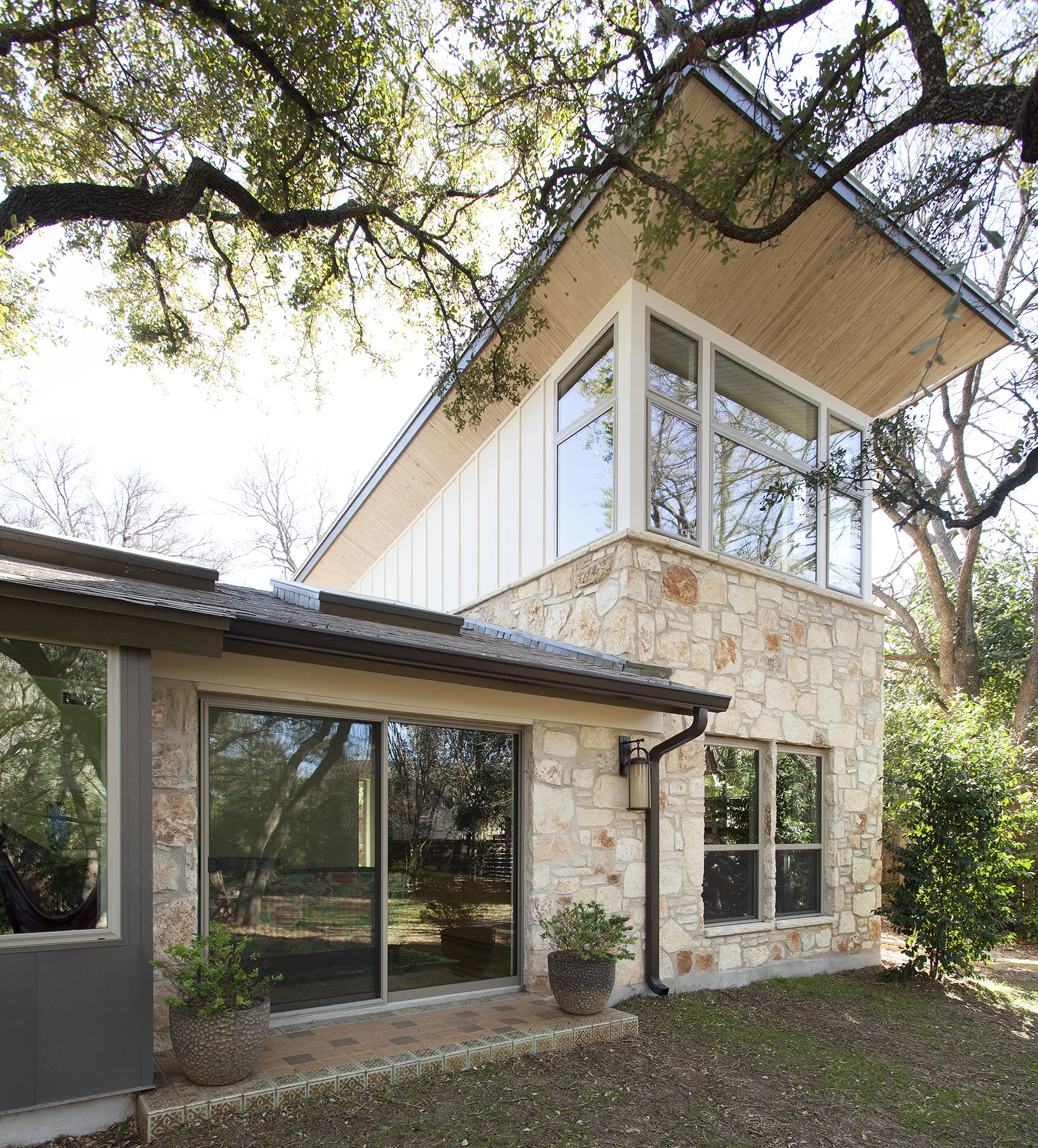Exterior 2_sm.jpg