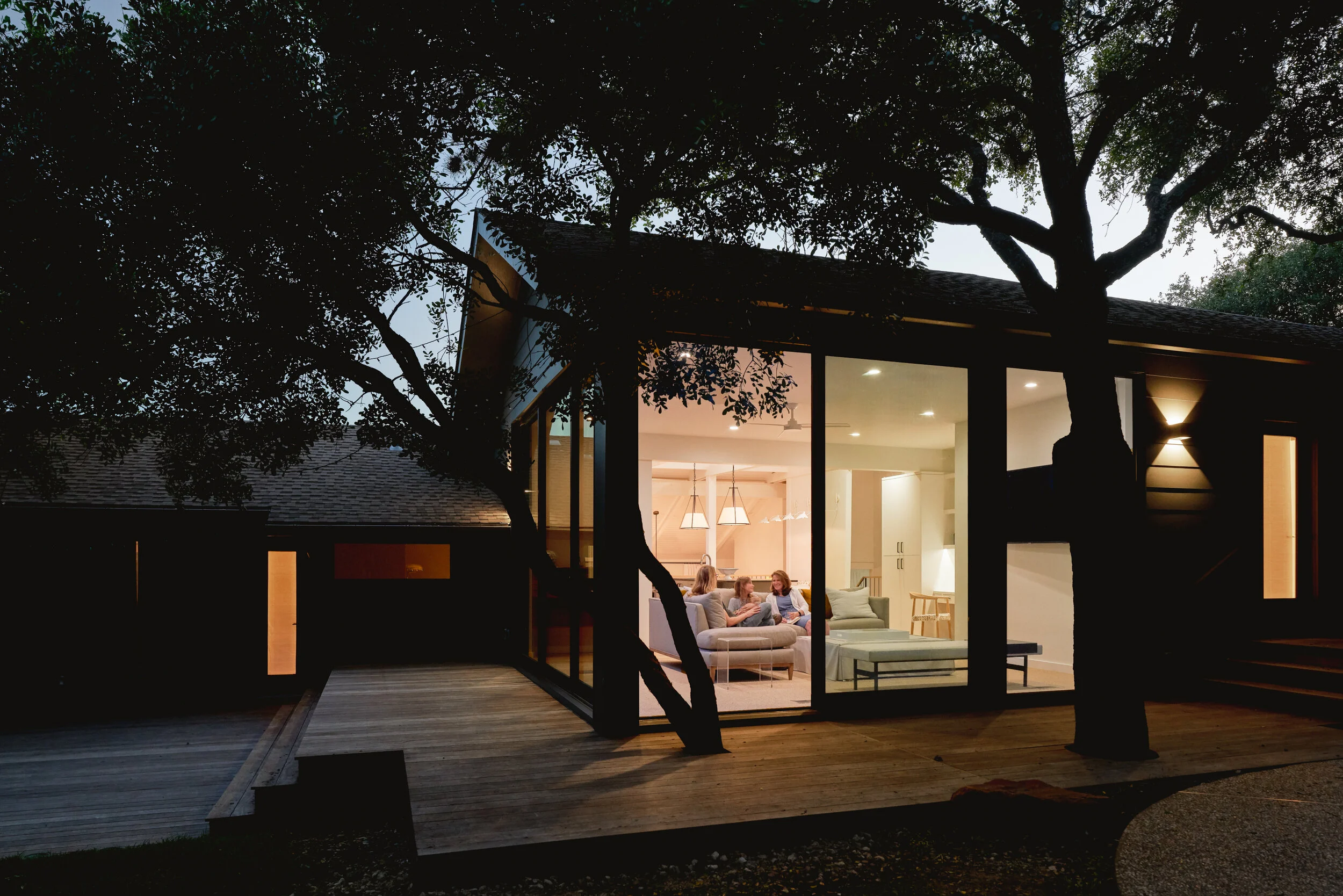 Leonid_Furmansky_5801ValleyCircle_Merzbau_DesignHouseATX_RachelHenderson_Web_14289.jpg