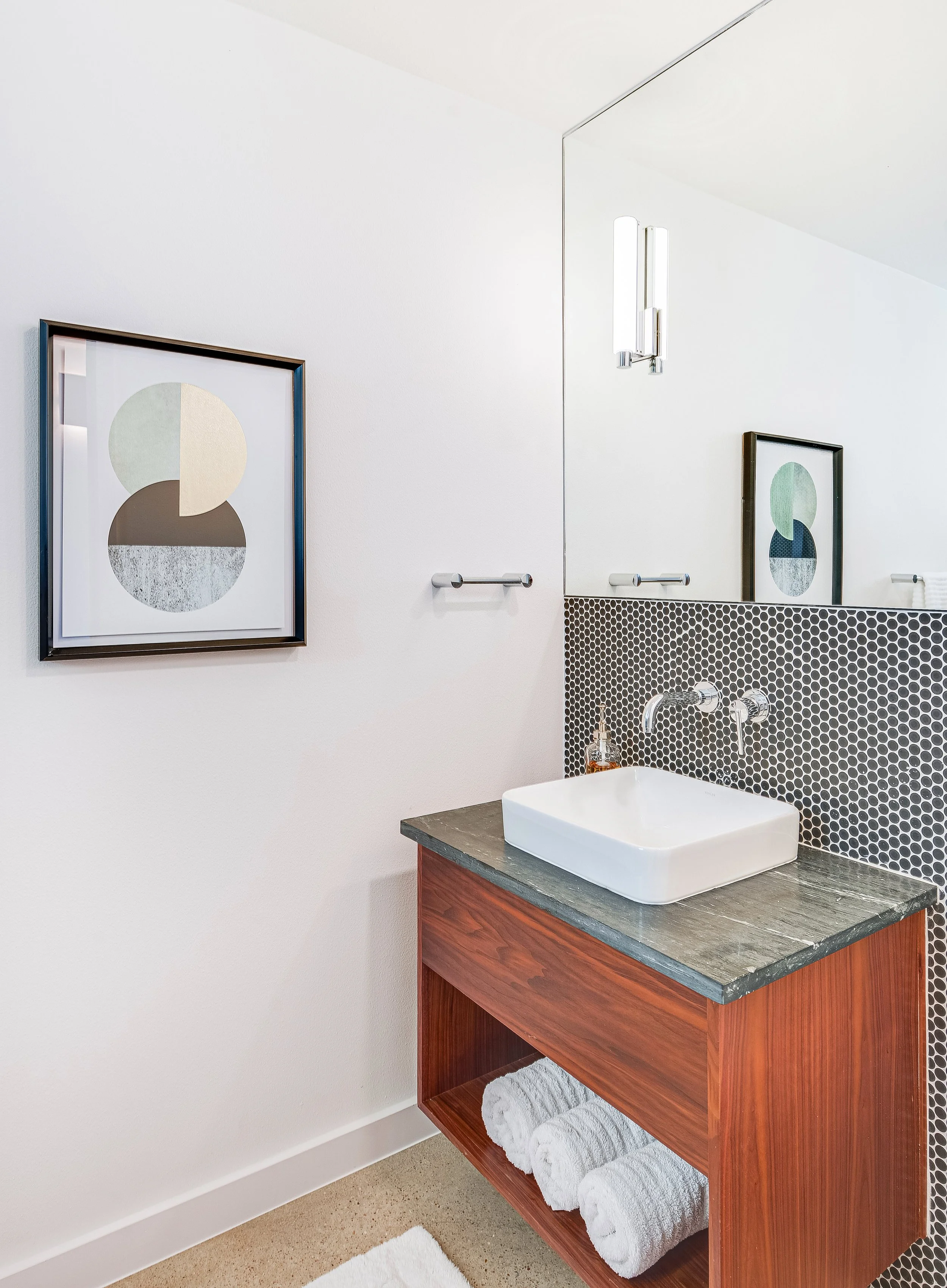 027_3rd Bathroom.jpg