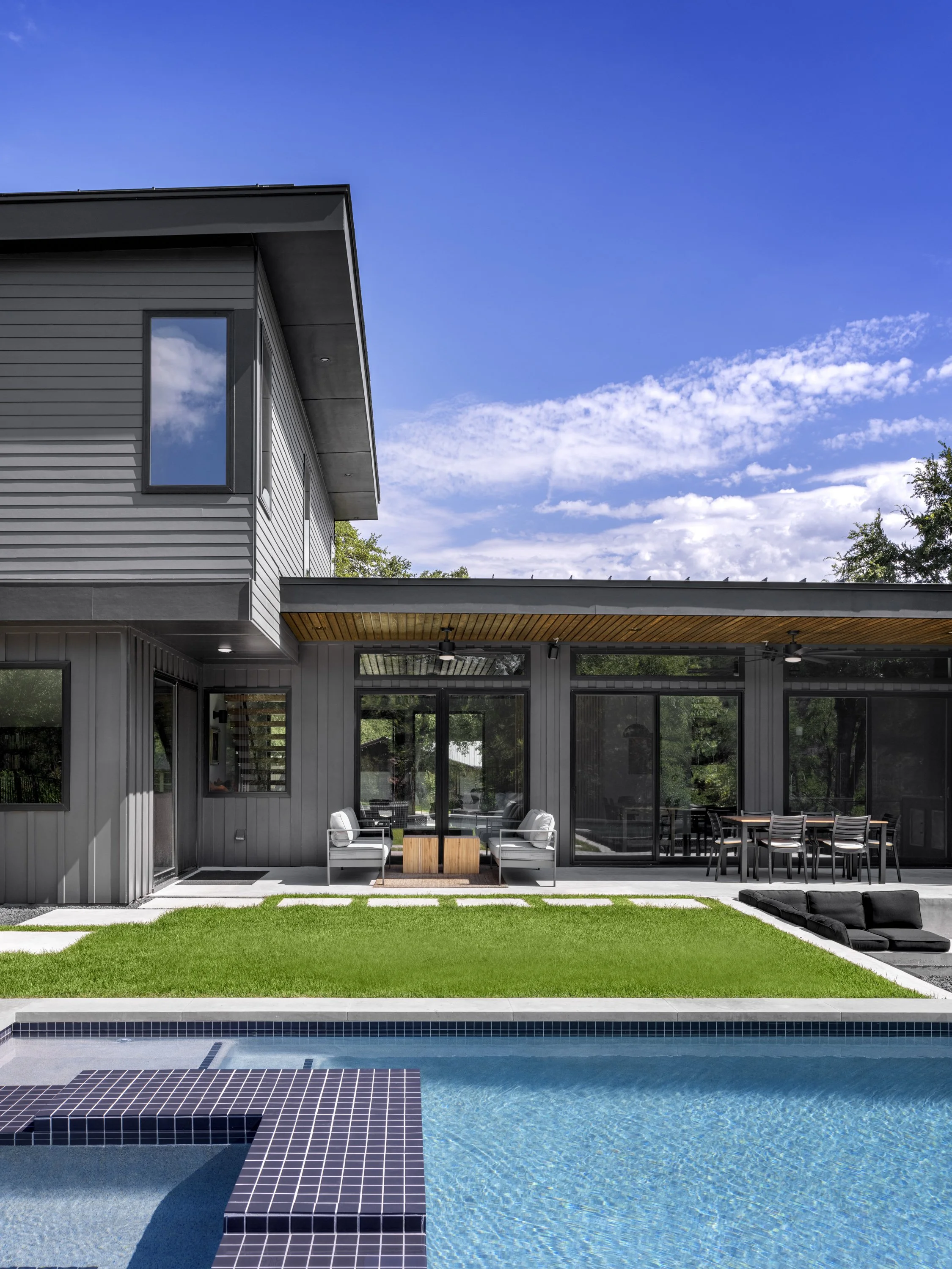 Lakemoore Drive-6179-Sm.jpg