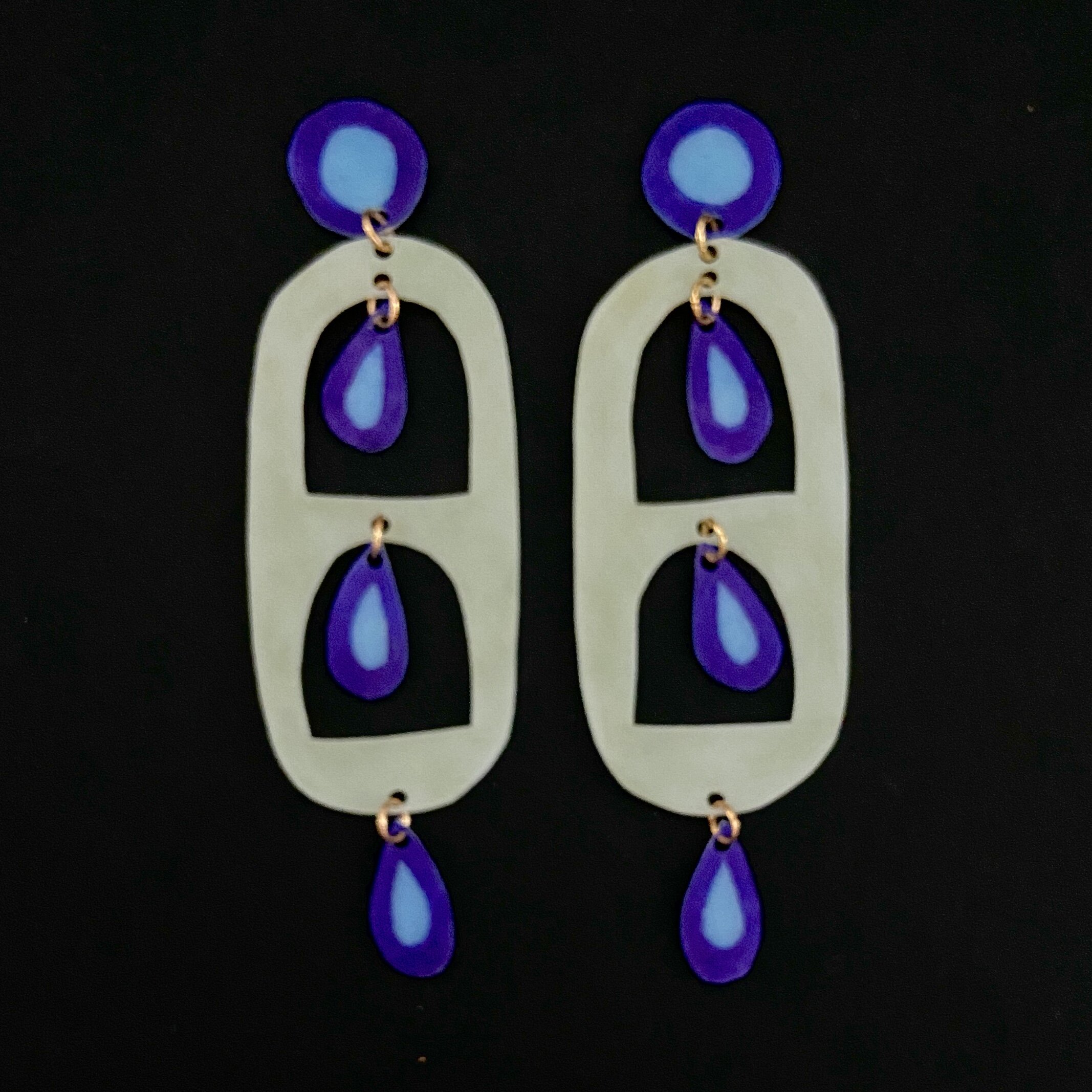 Raindrops in the Window 2